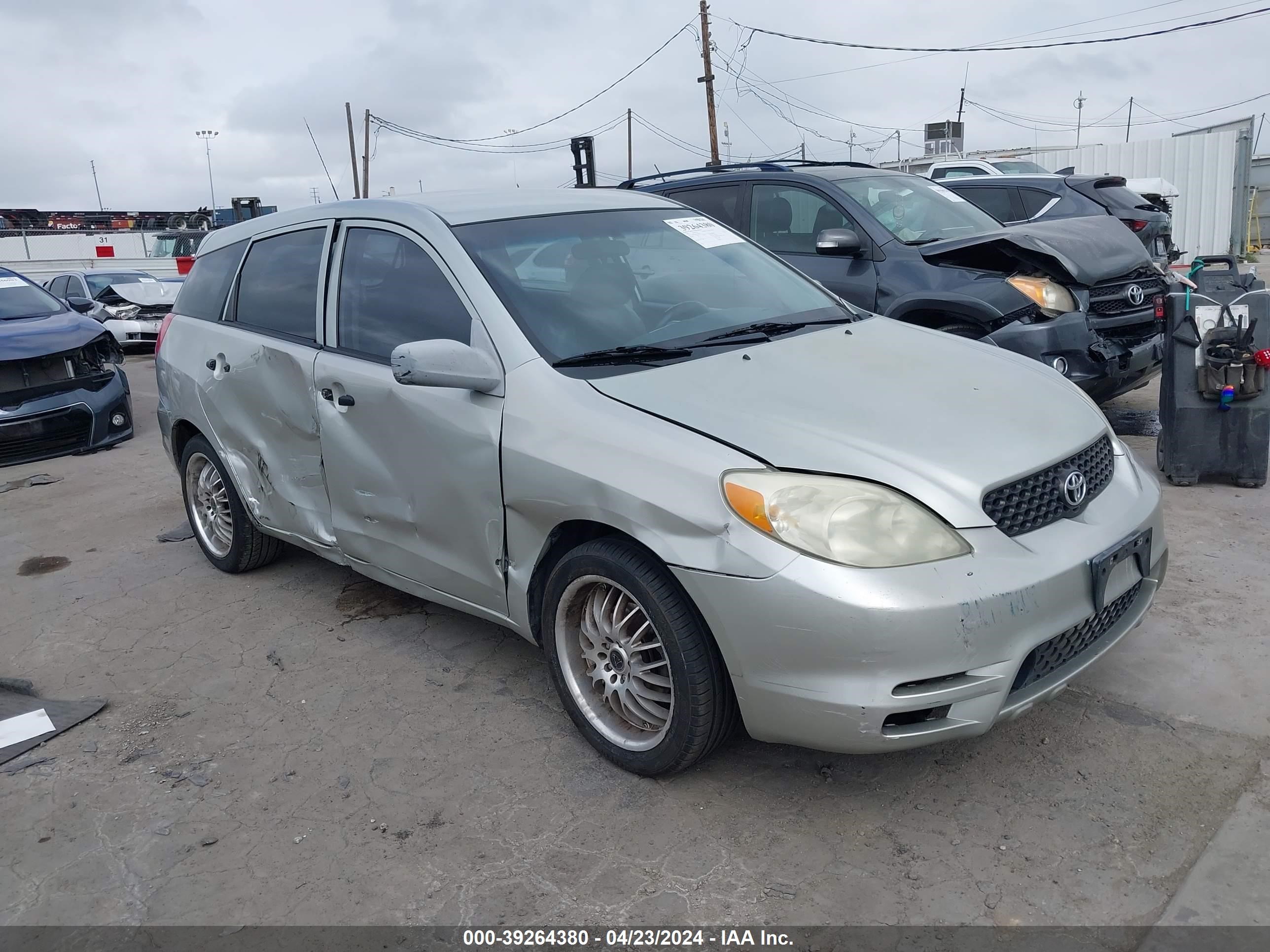 toyota matrix 2003 2t1kr32e93c082295