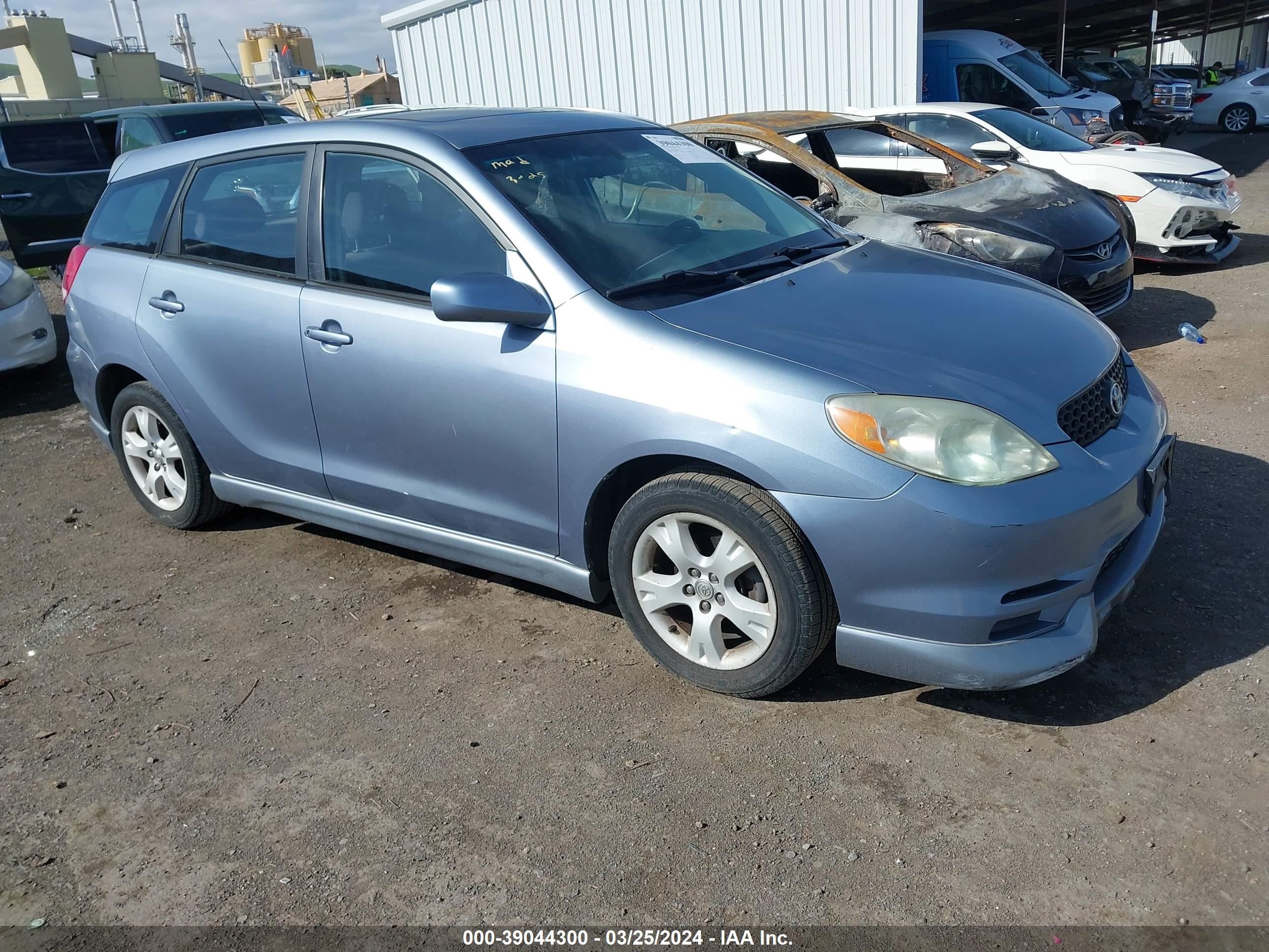 toyota matrix 2004 2t1kr32ex4c314548