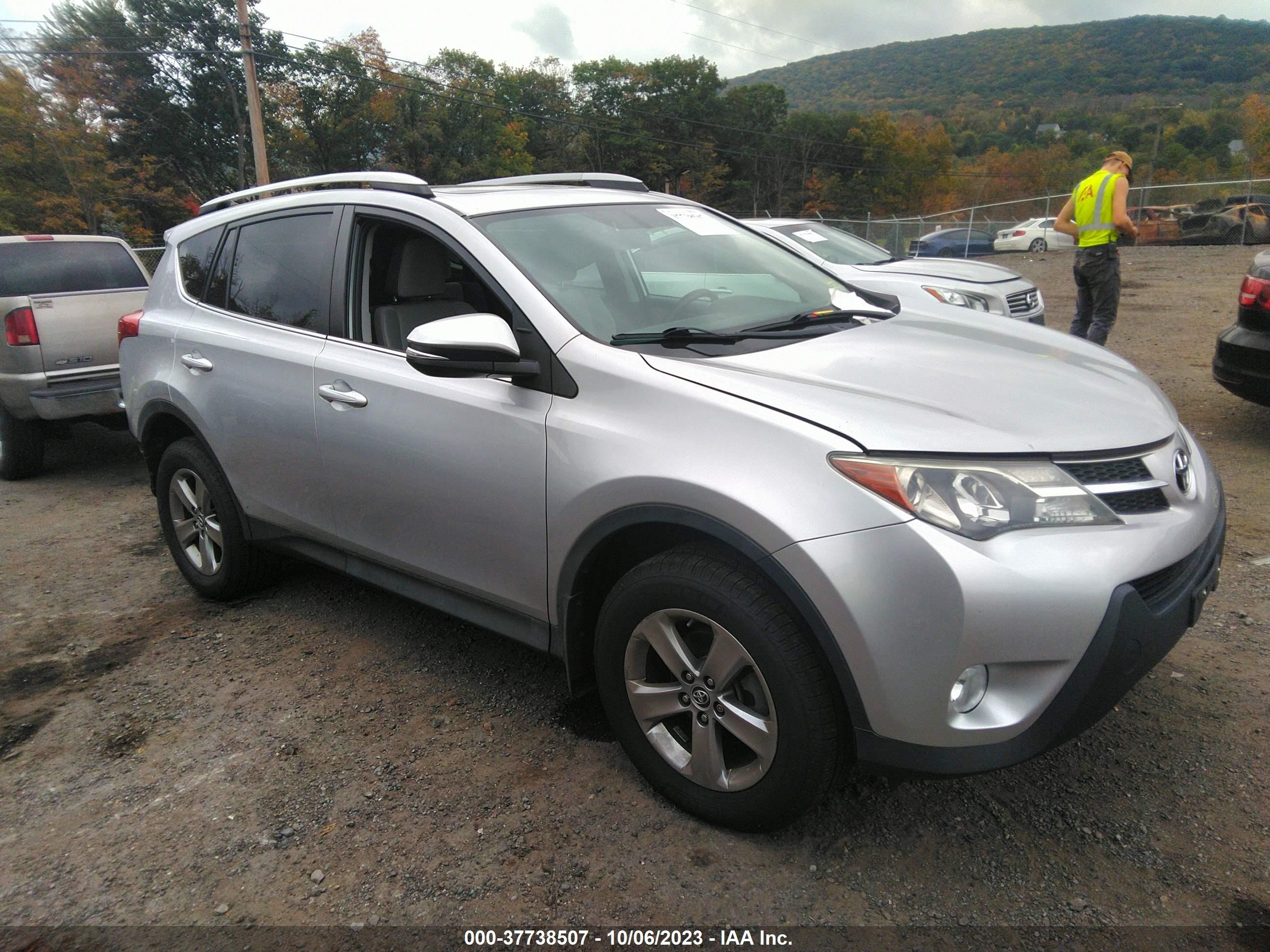 toyota rav 4 2015 2t3rfrevxfw266967