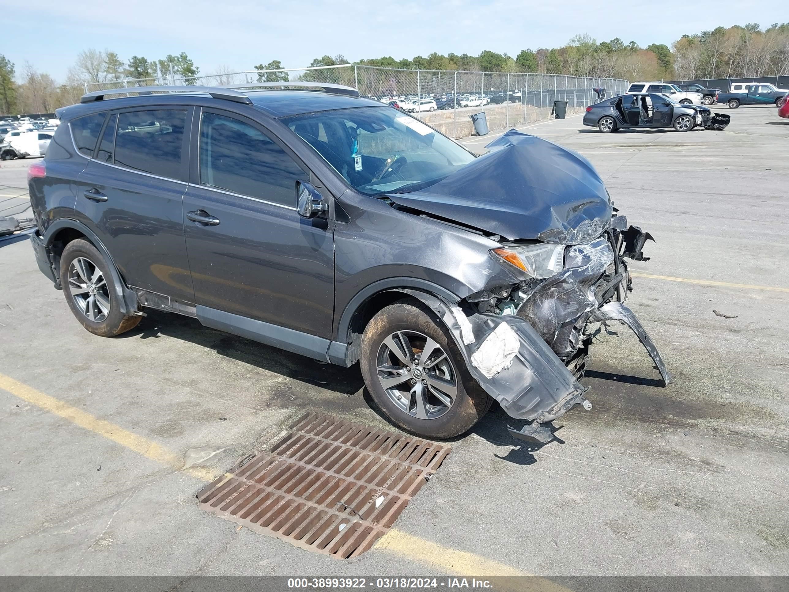 toyota rav 4 2018 2t3wfrev0jw463576