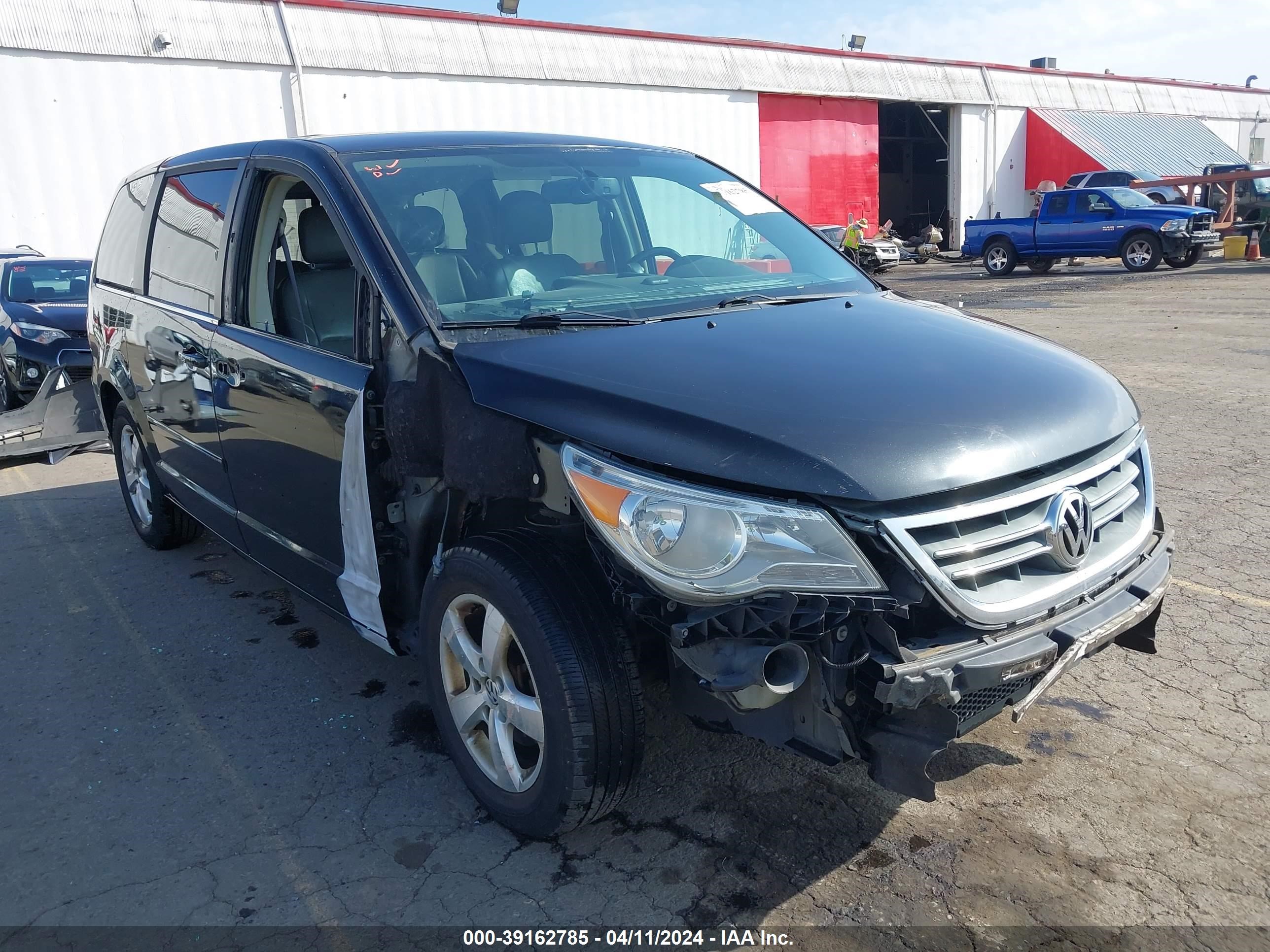 volkswagen routan 2010 2v4rw3d15ar280165