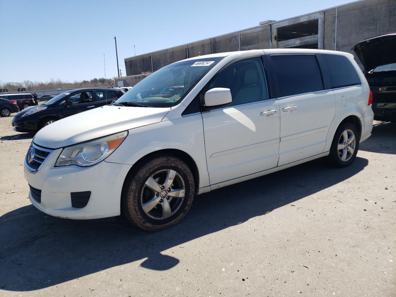 volkswagen routan 2010 2v4rw3d17ar272777