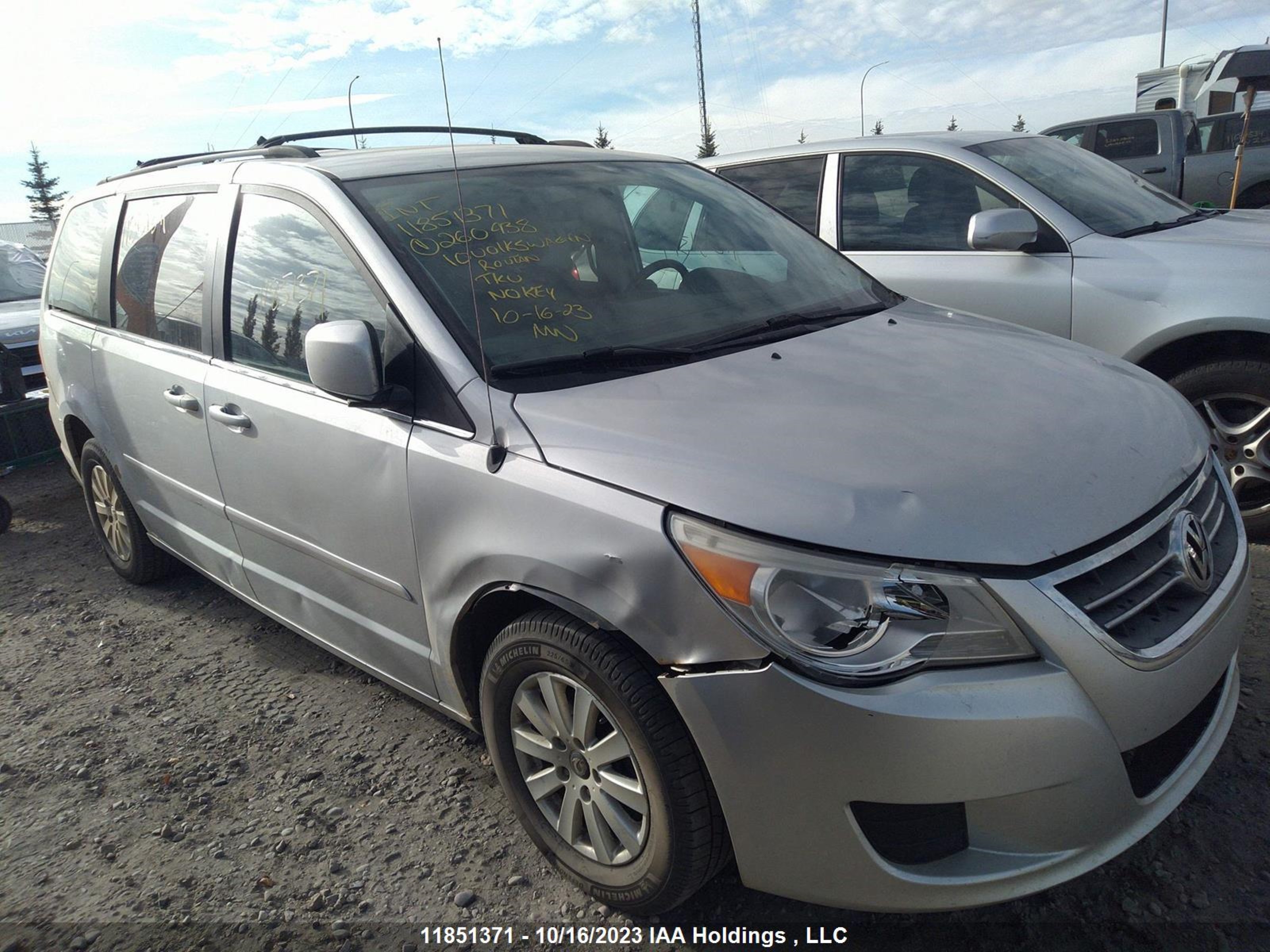 volkswagen routan 2010 2v4rw3dx5ar260938