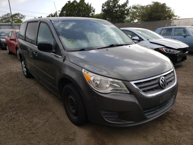 volkswagen routan s 2010 2v4rw4d18ar406556