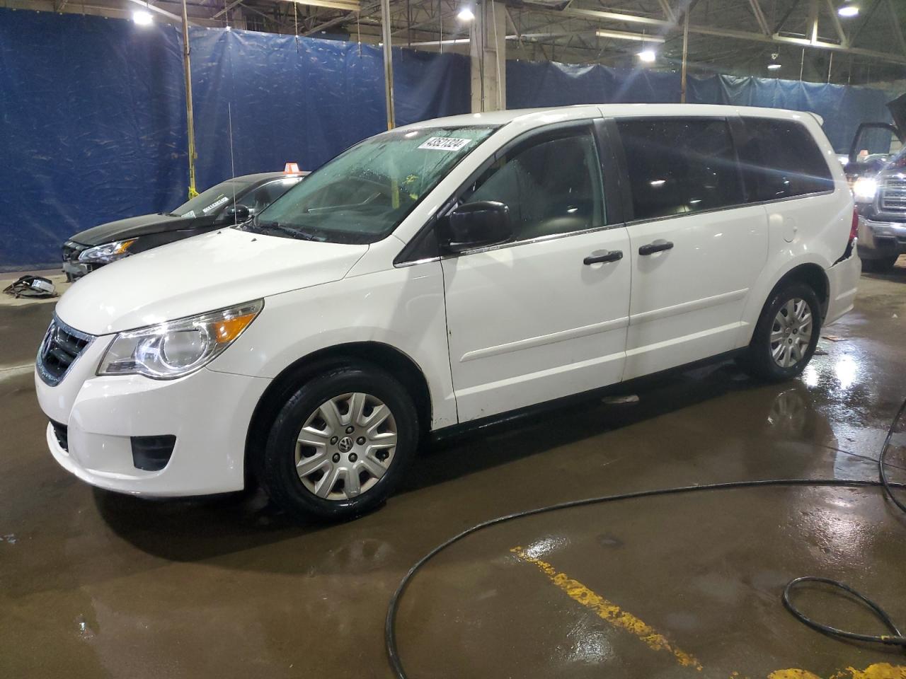 volkswagen routan 2011 2v4rw4dgxbr622219