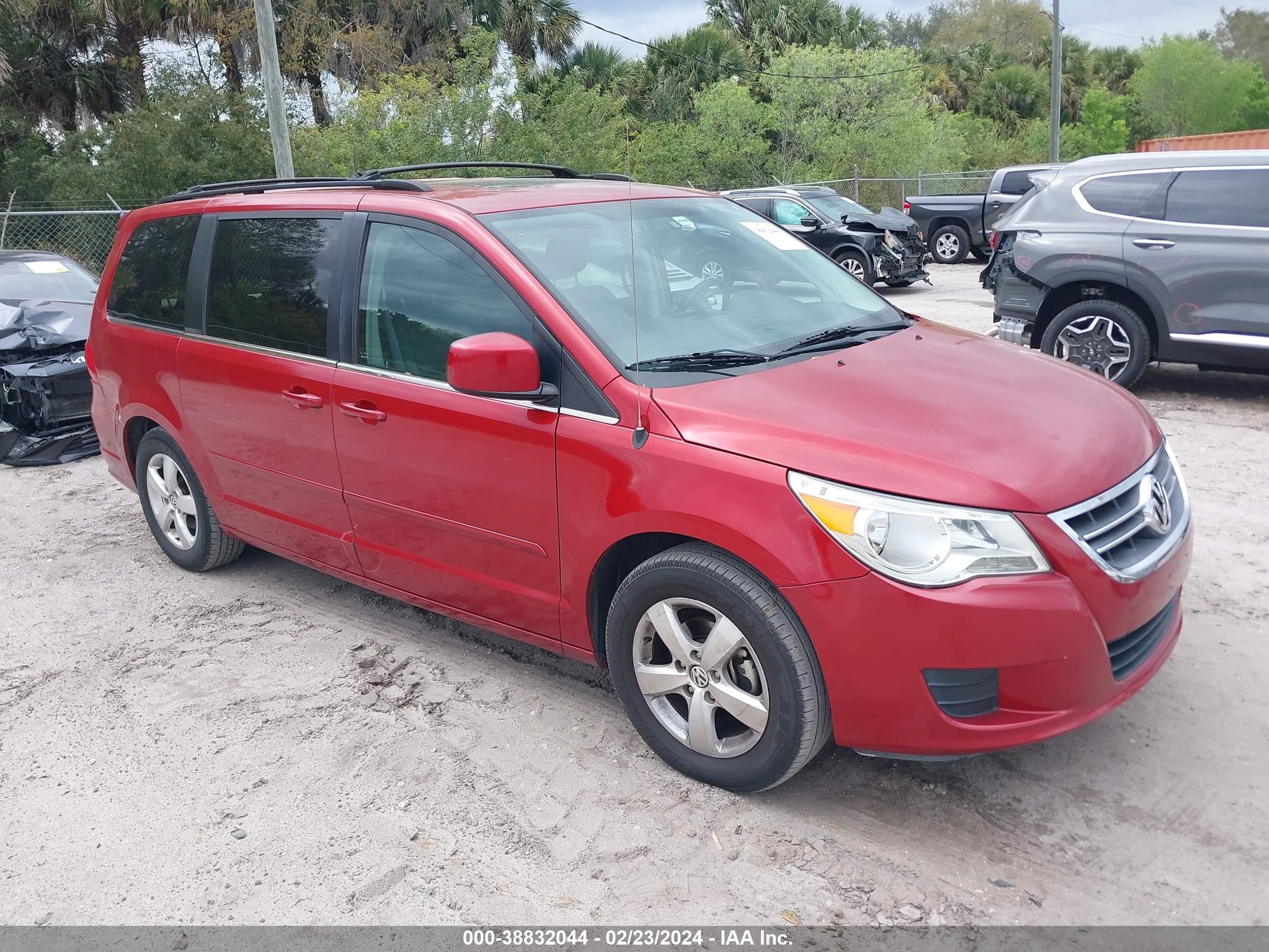 volkswagen routan 2009 2v8hw34109r564082