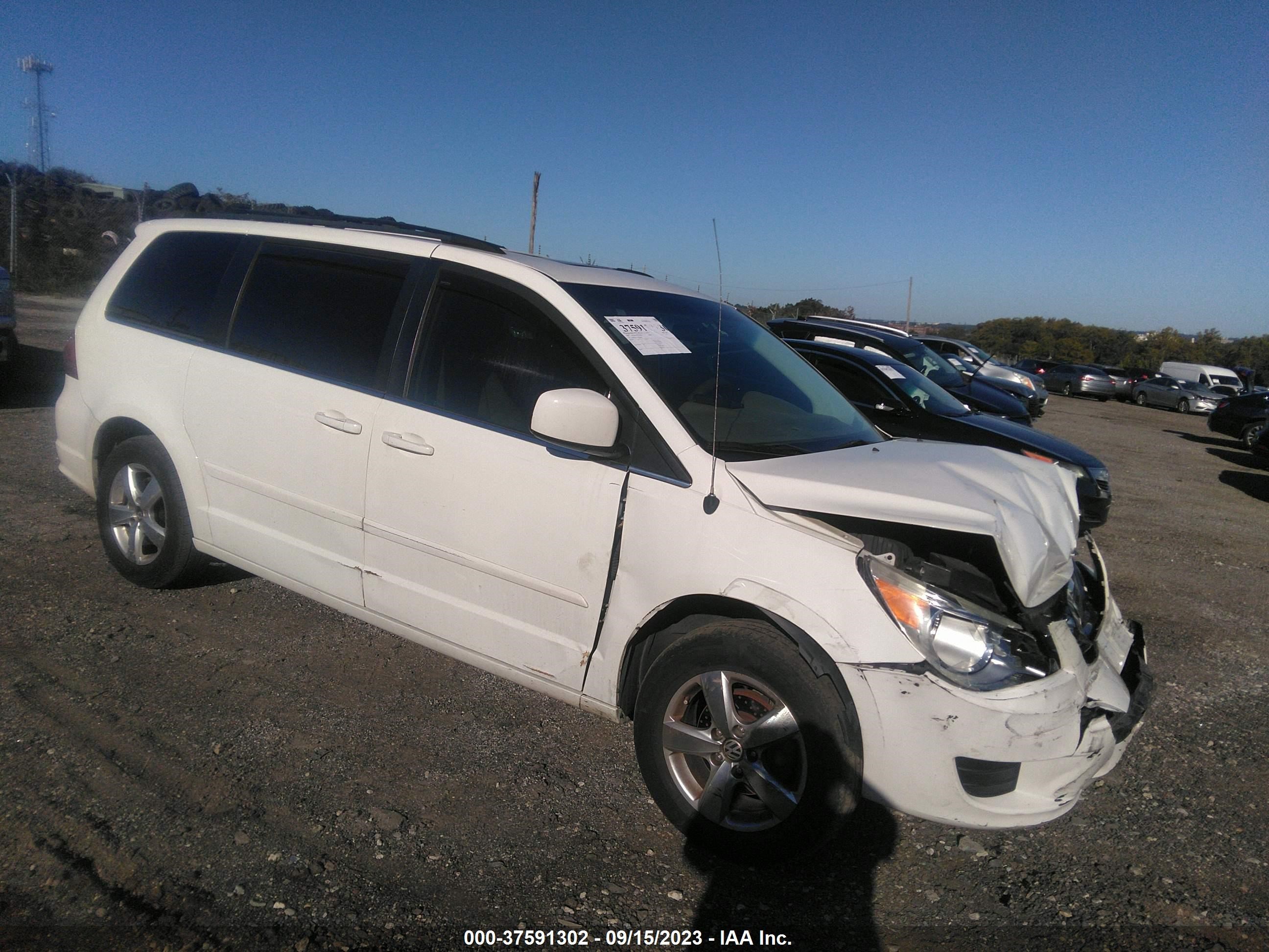 volkswagen routan 2009 2v8hw34159r546046