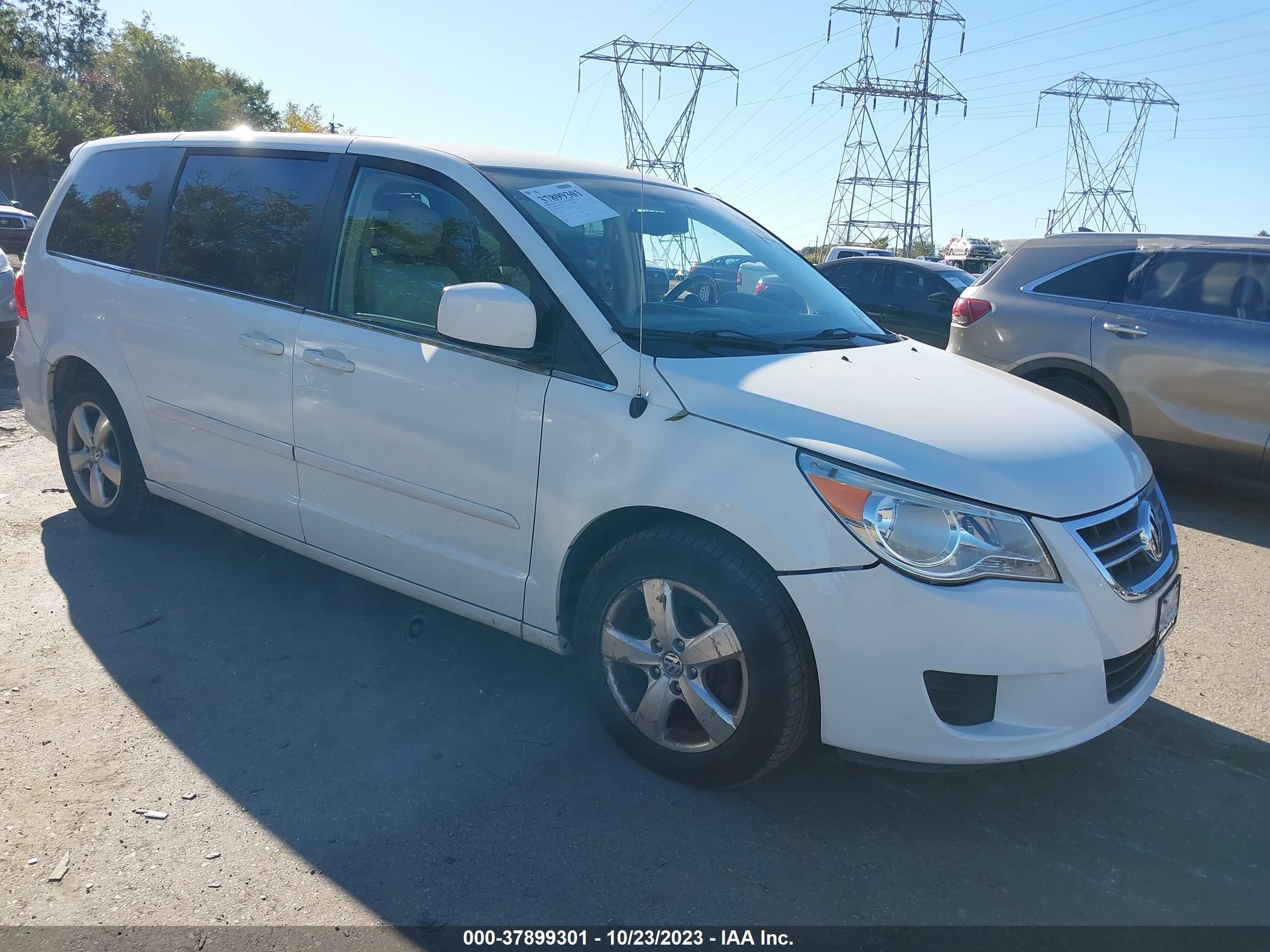 volkswagen routan 2009 2v8hw54x39r503387