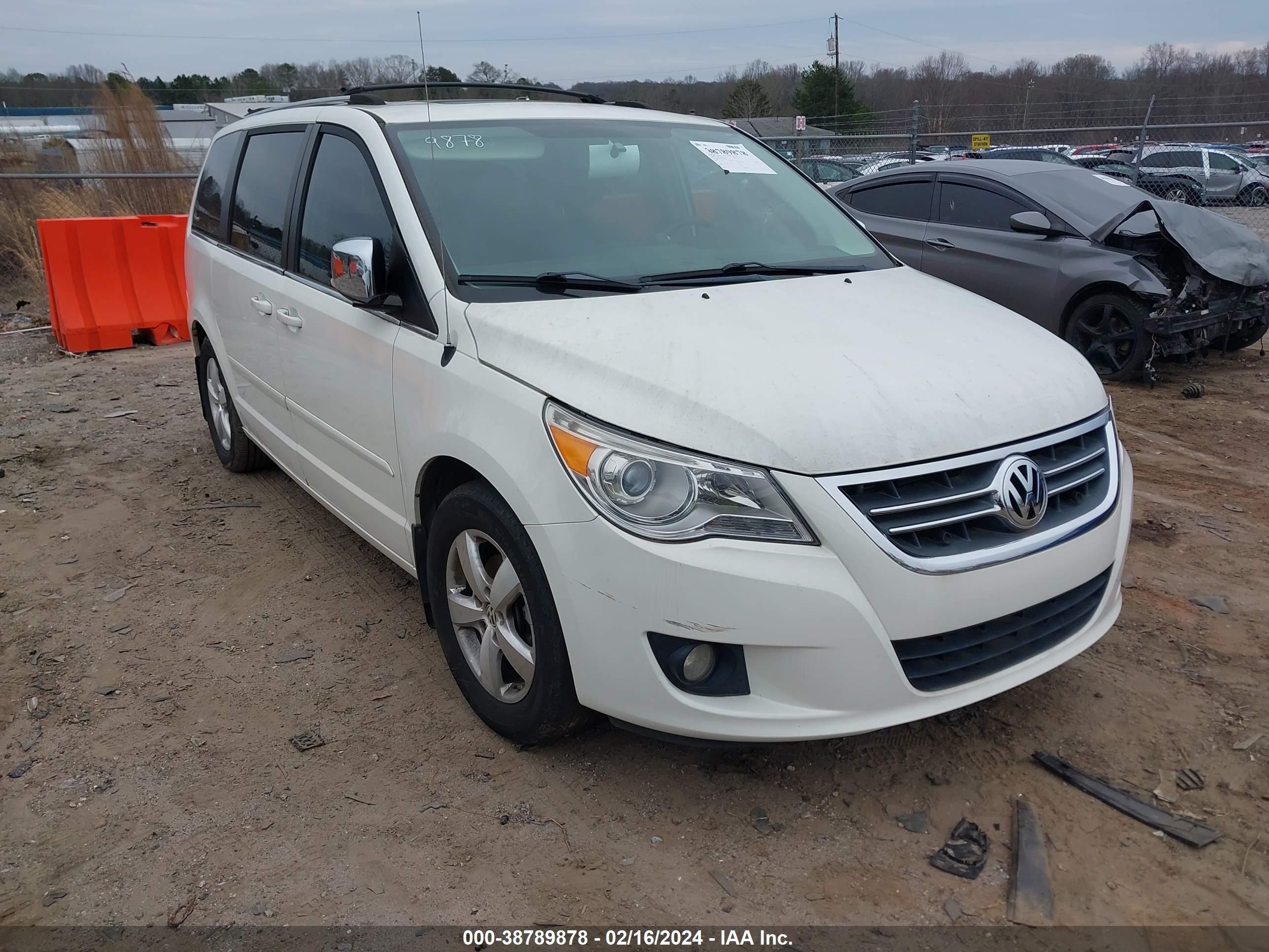 volkswagen routan 2009 2v8hw64x39r522530