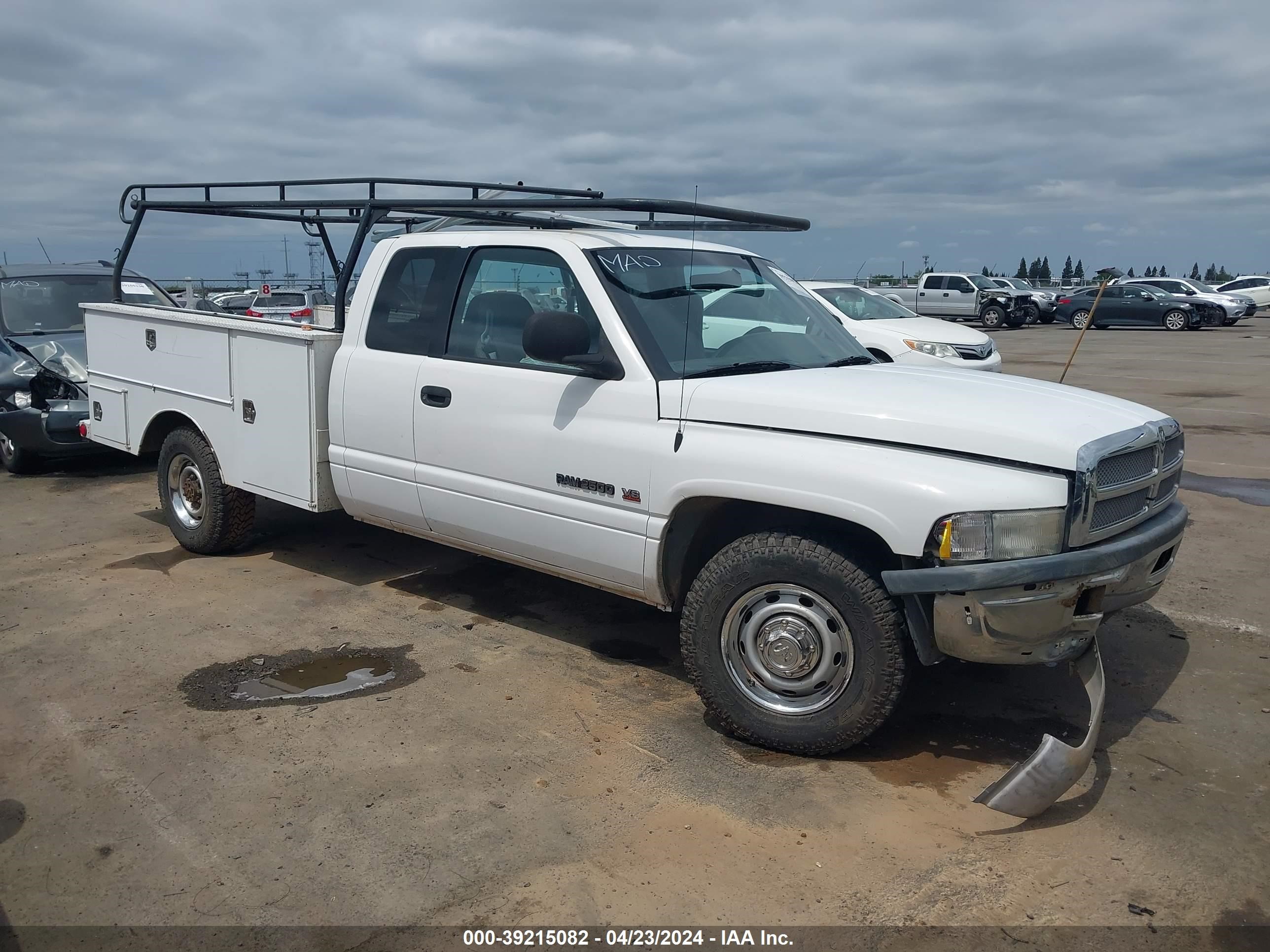 dodge ram 2002 3b7kc23z02m268536