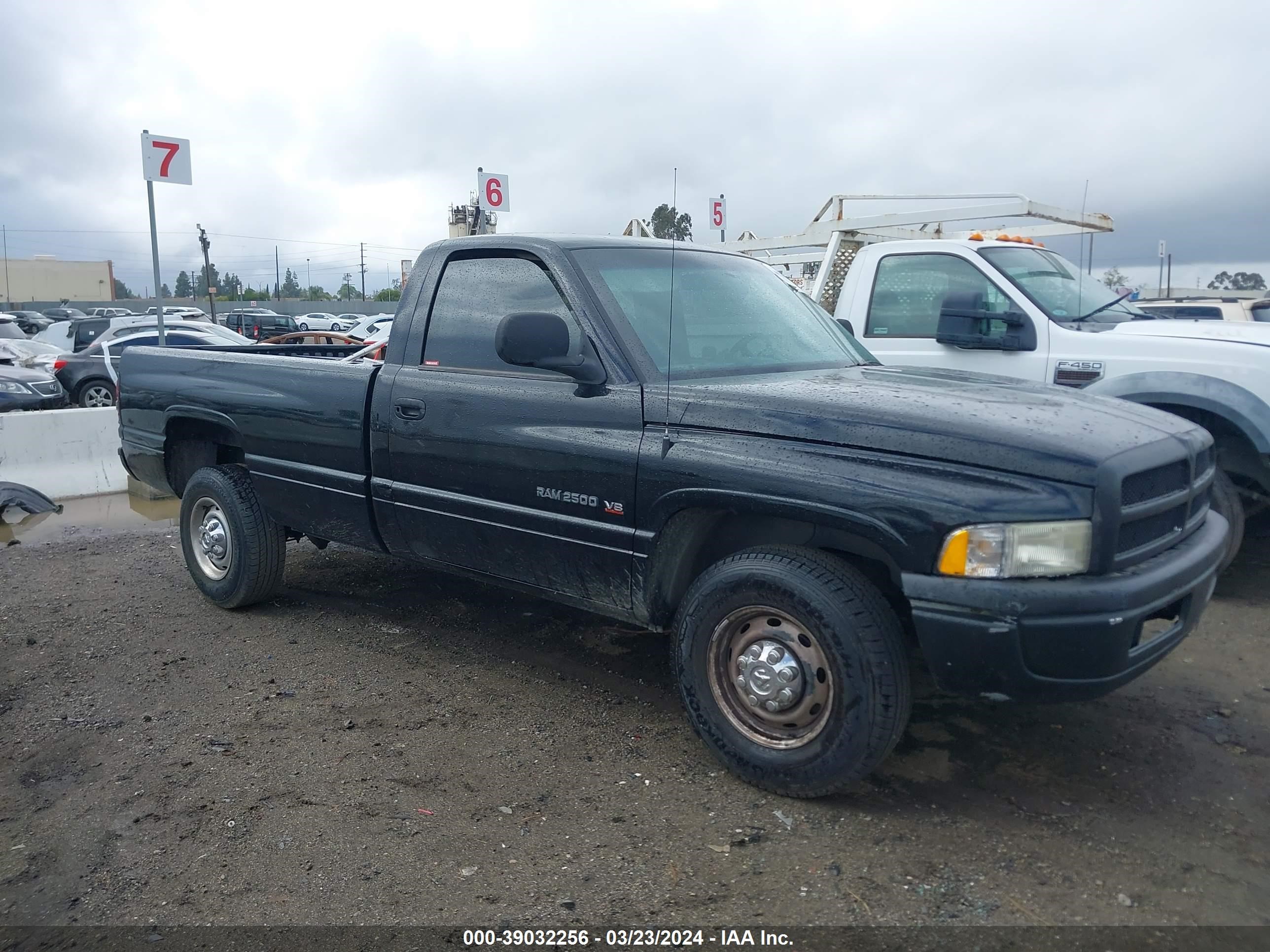 dodge ram 2001 3b7kc26z81m283232