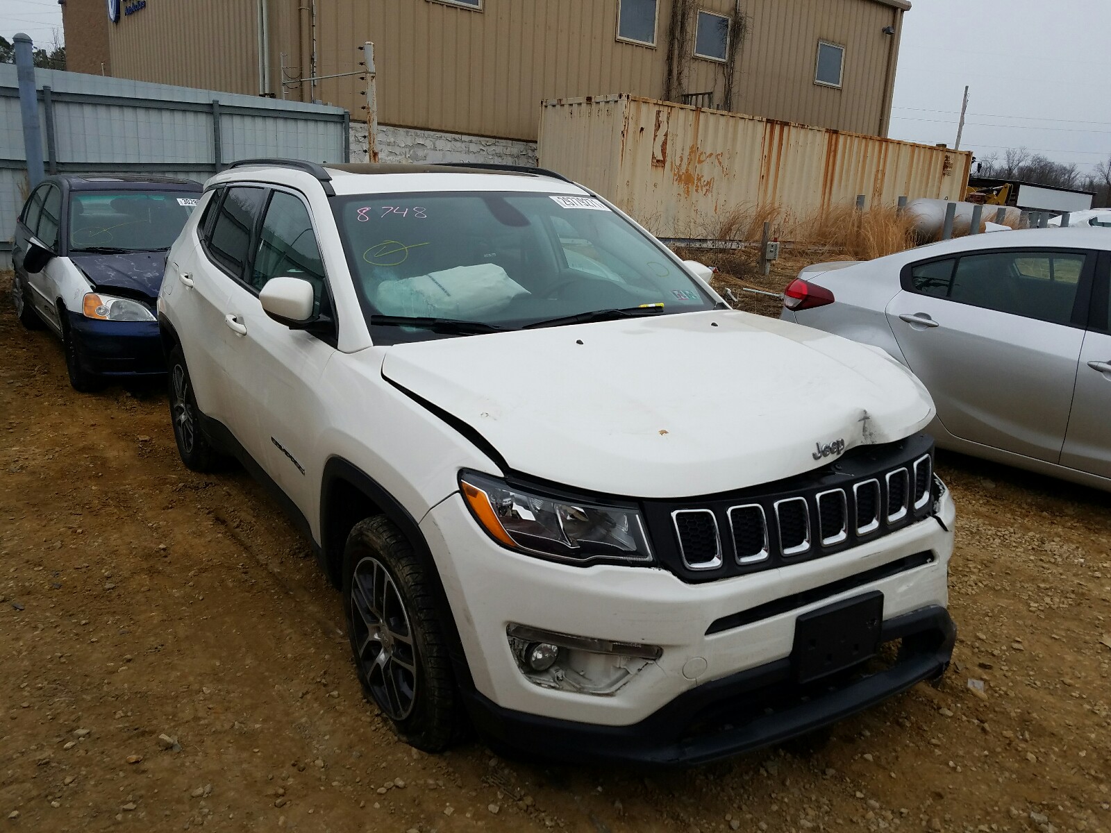 jeep  2018 3c4njcbb1jt503172