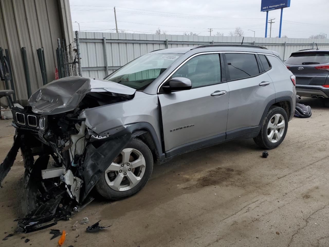 jeep compass 2018 3c4njcbb4jt267701