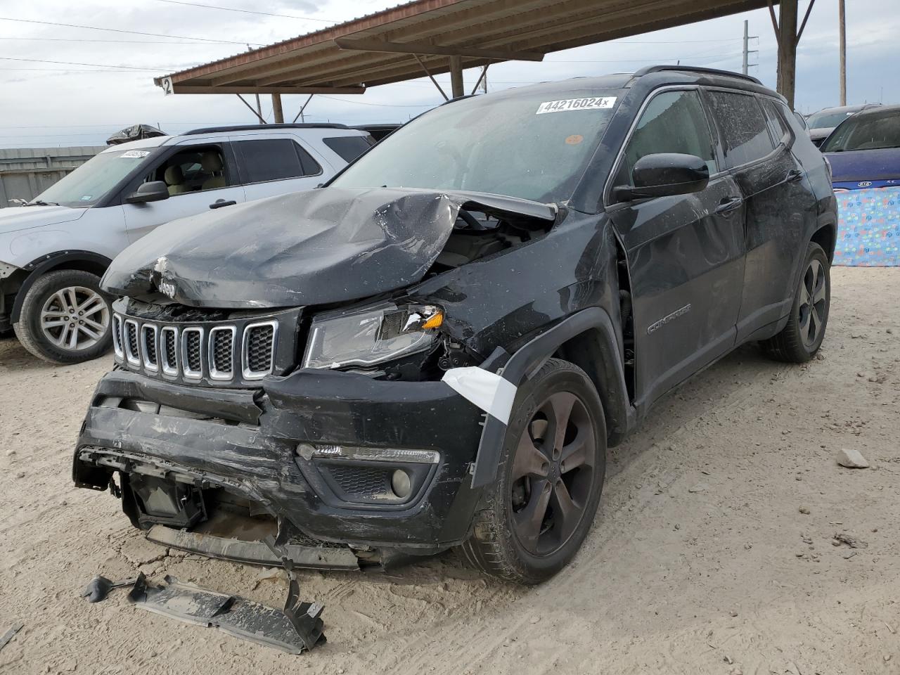 jeep compass 2018 3c4njcbb6jt127665