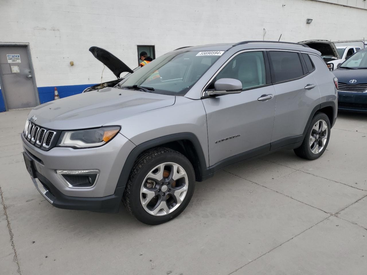 jeep compass 2018 3c4njccb8jt357951