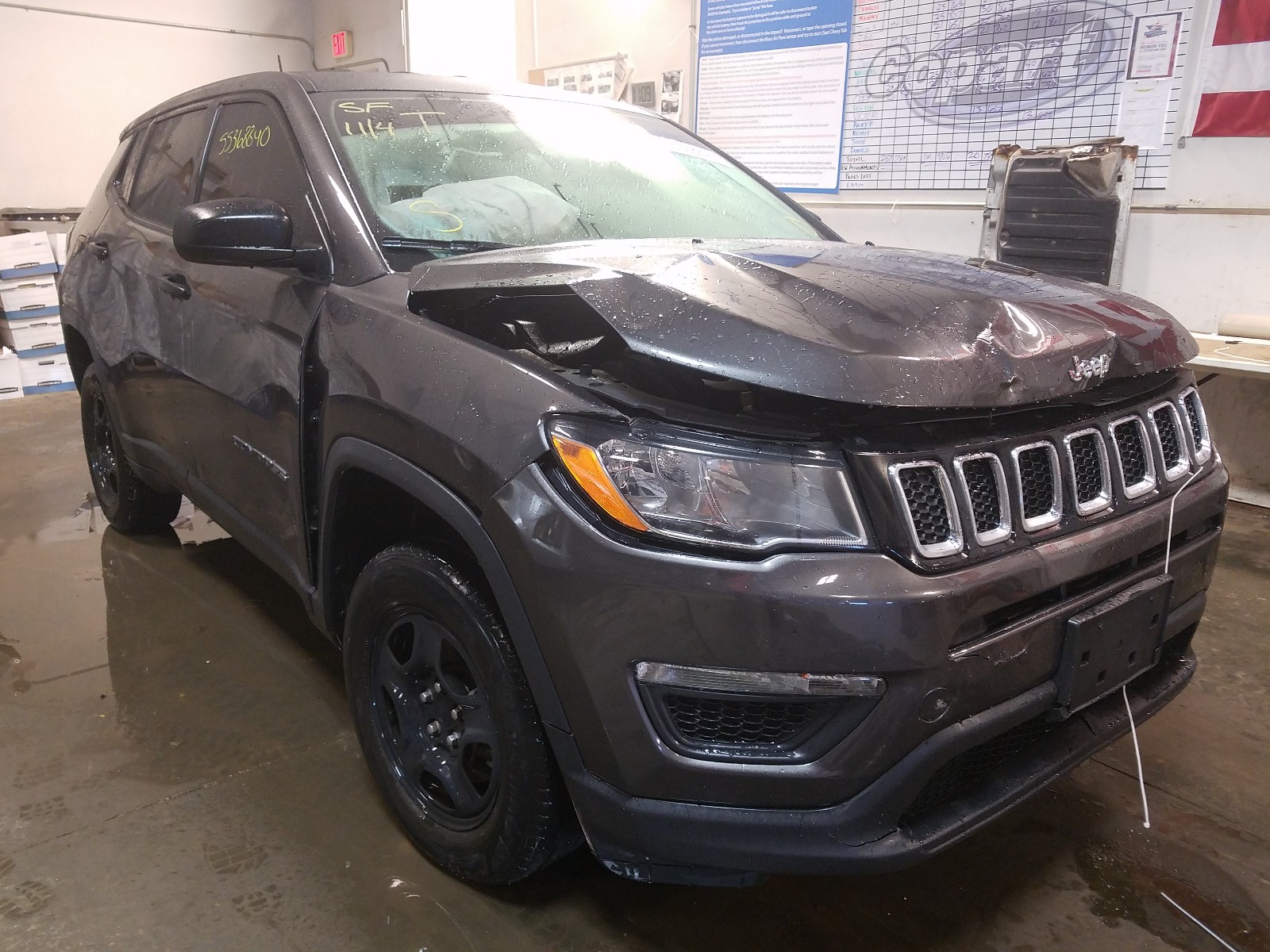 jeep  2018 3c4njdab2jt239967