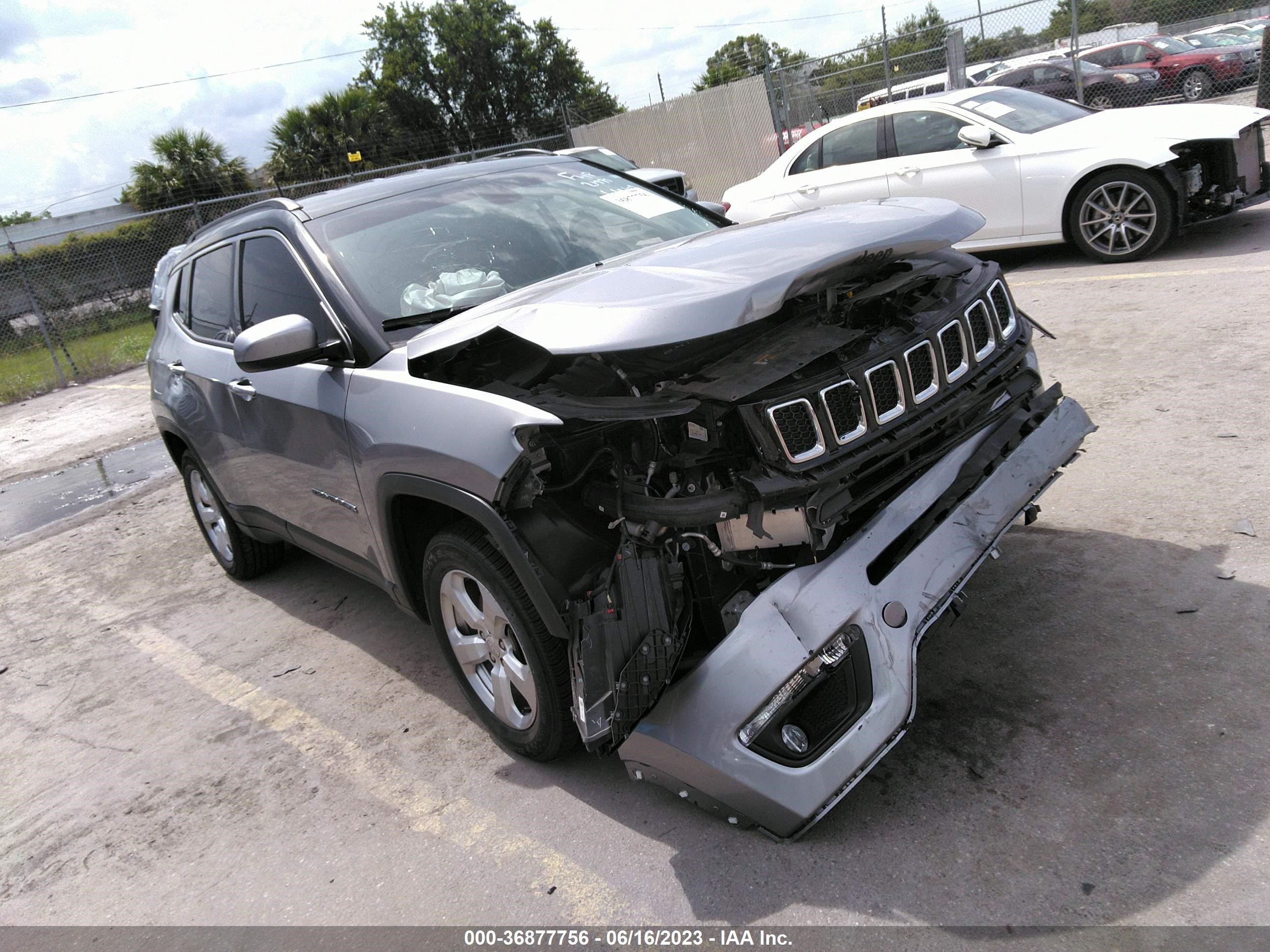 jeep compass 2018 3c4njdbb2jt162614