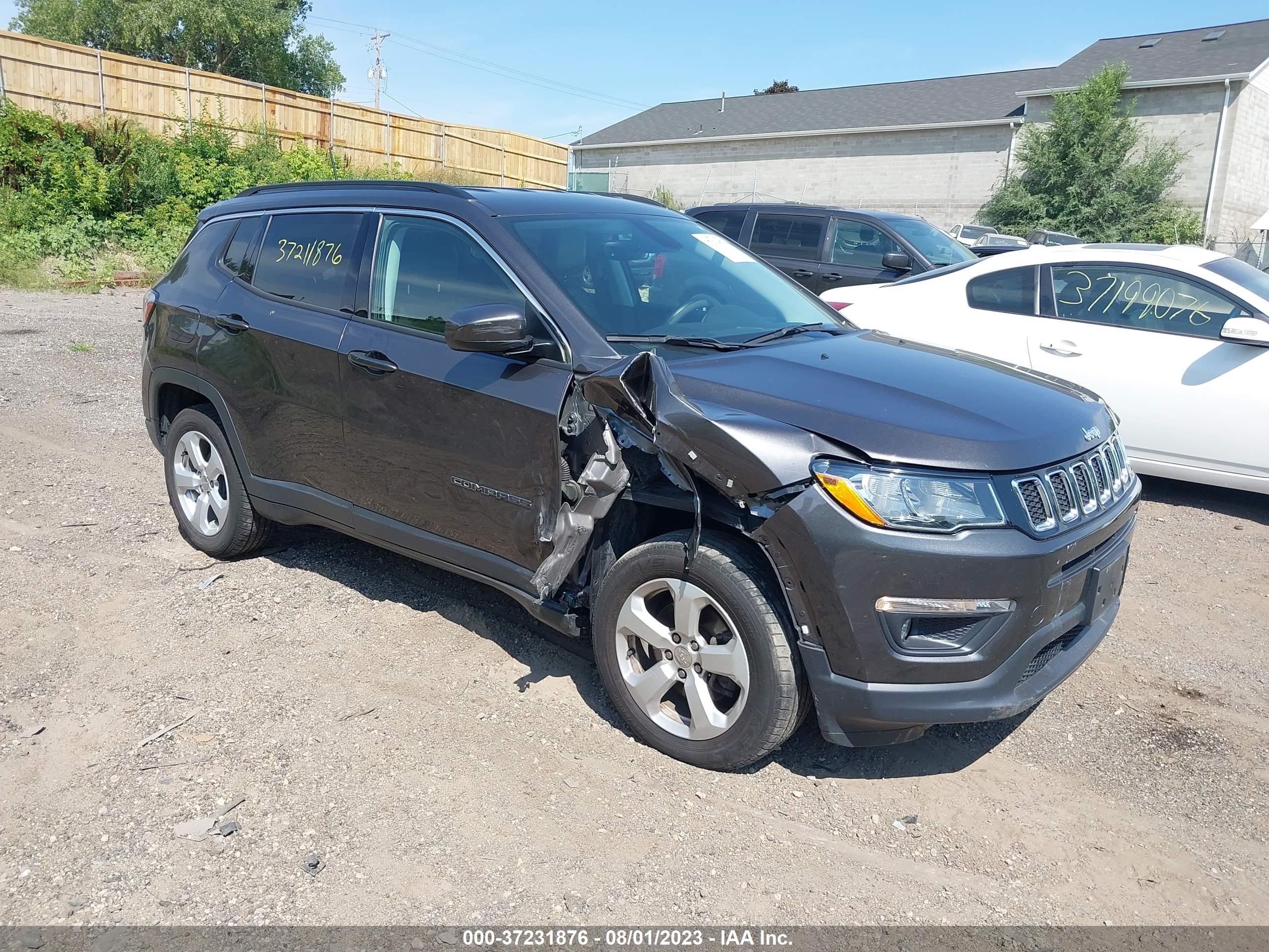 jeep compass 2018 3c4njdbb5jt176684