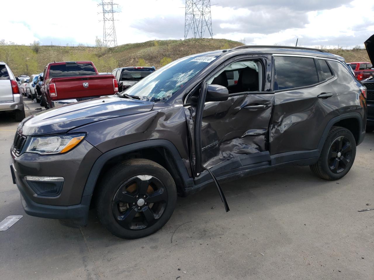 jeep compass 2018 3c4njdbb6jt150126