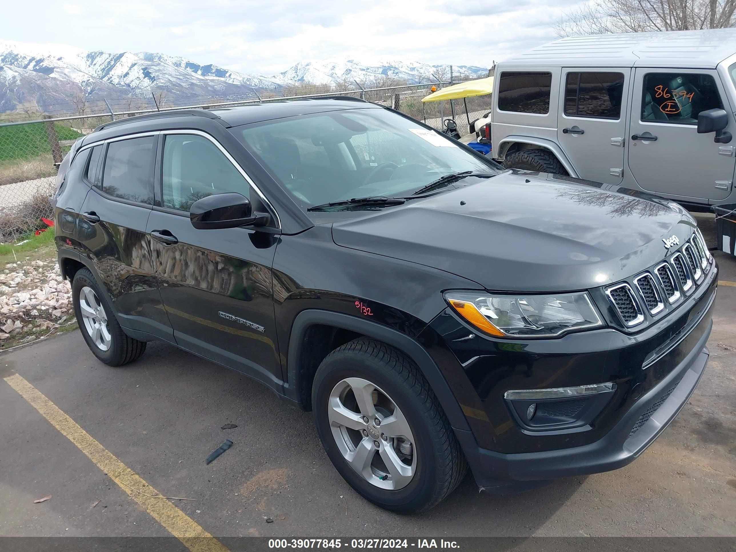 jeep compass 2018 3c4njdbb8jt107858