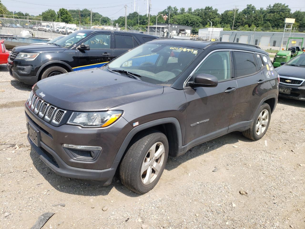 jeep compass 2018 3c4njdbb8jt142352