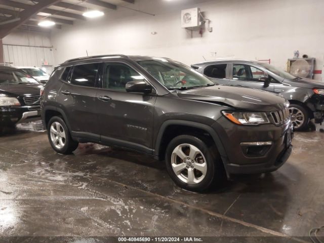 jeep compass 2017 3c4njdbbxht640028