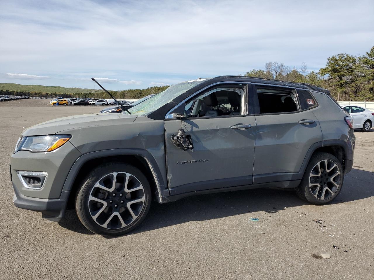 jeep compass 2019 3c4njdcb4kt696844