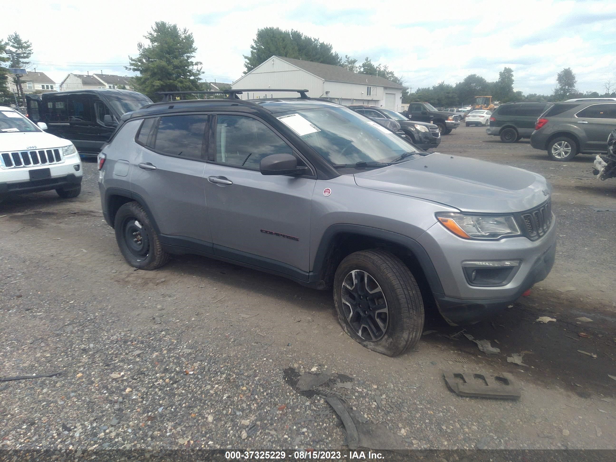 jeep compass 2019 3c4njddb4kt627859