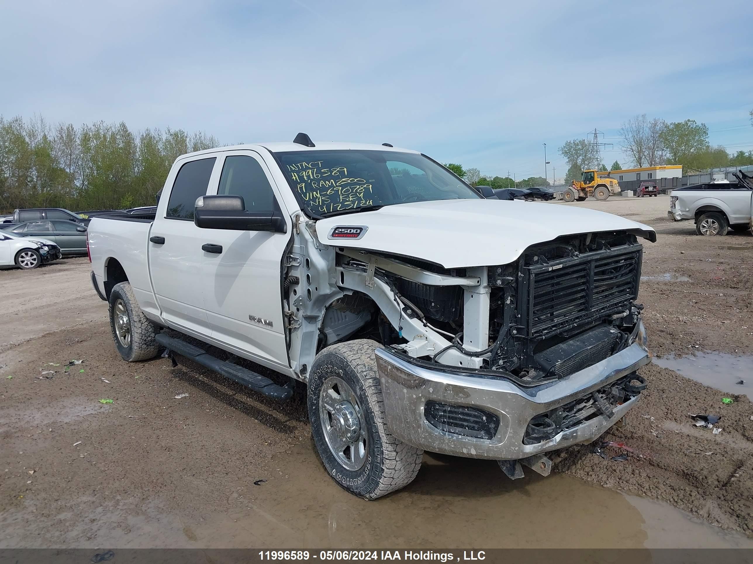 dodge ram 2019 3c6ur5clxkg690789