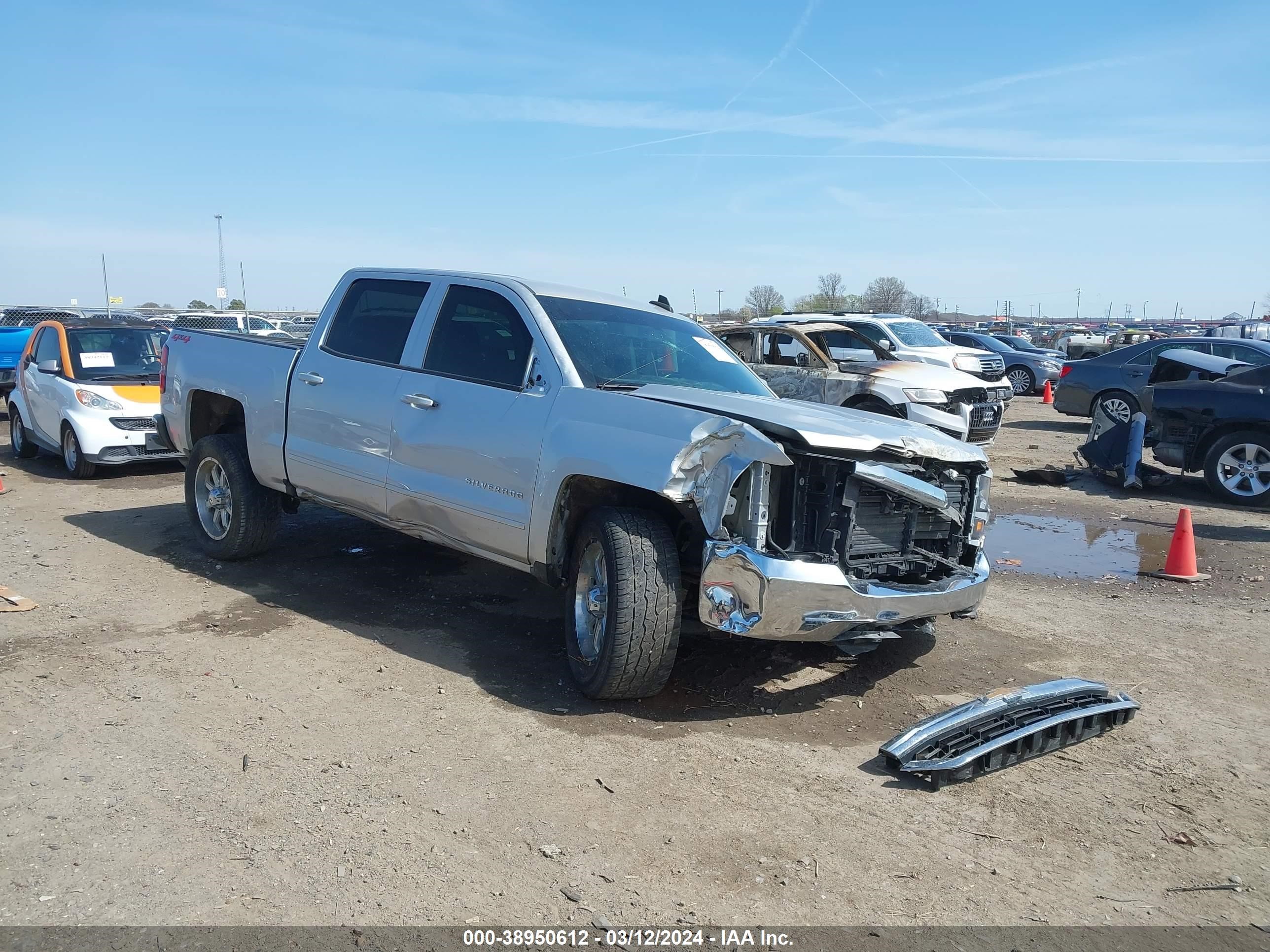 chevrolet silverado 2018 3gcukrec3jg341473