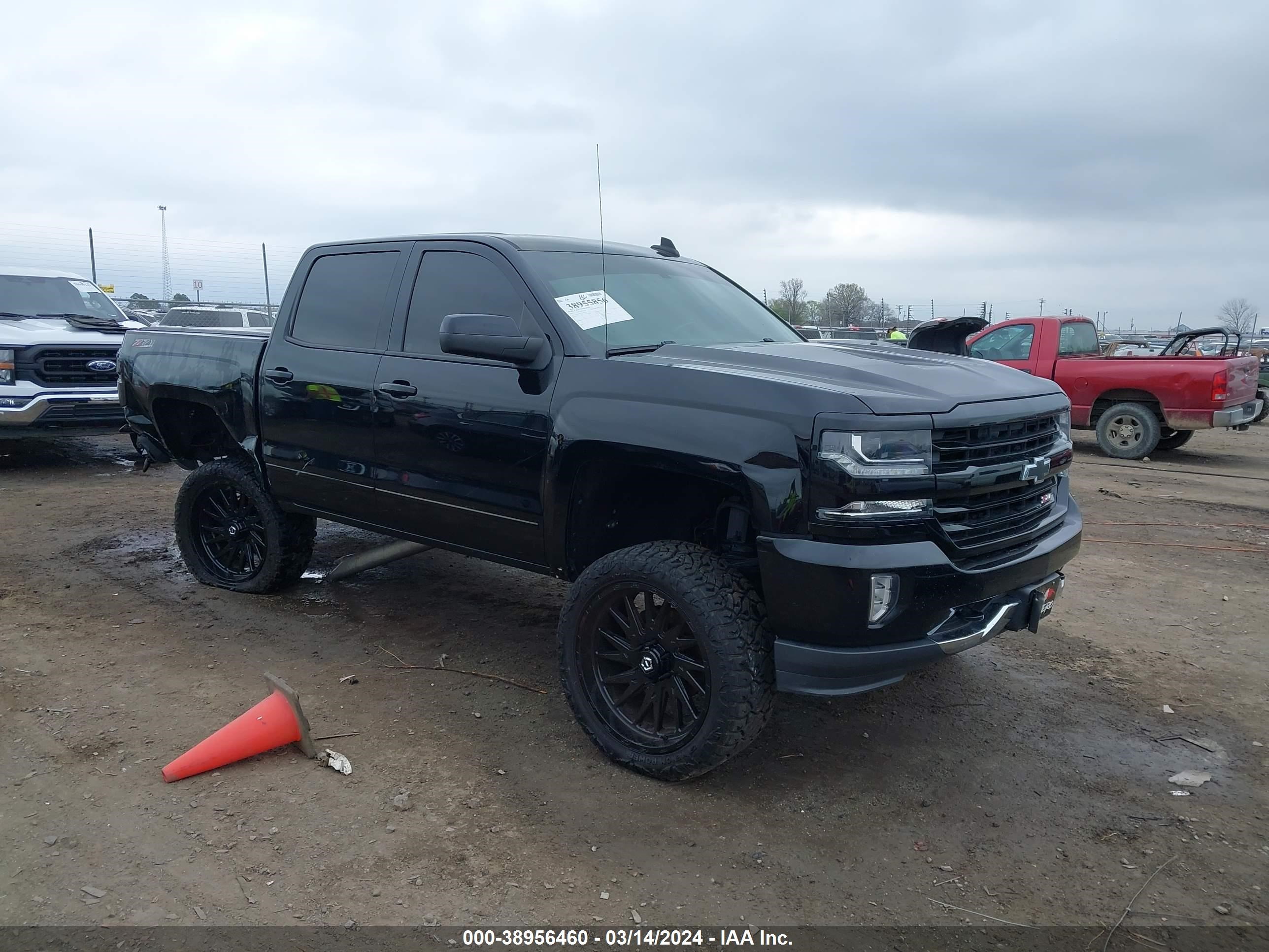 chevrolet silverado 2018 3gcukrecxjg362532