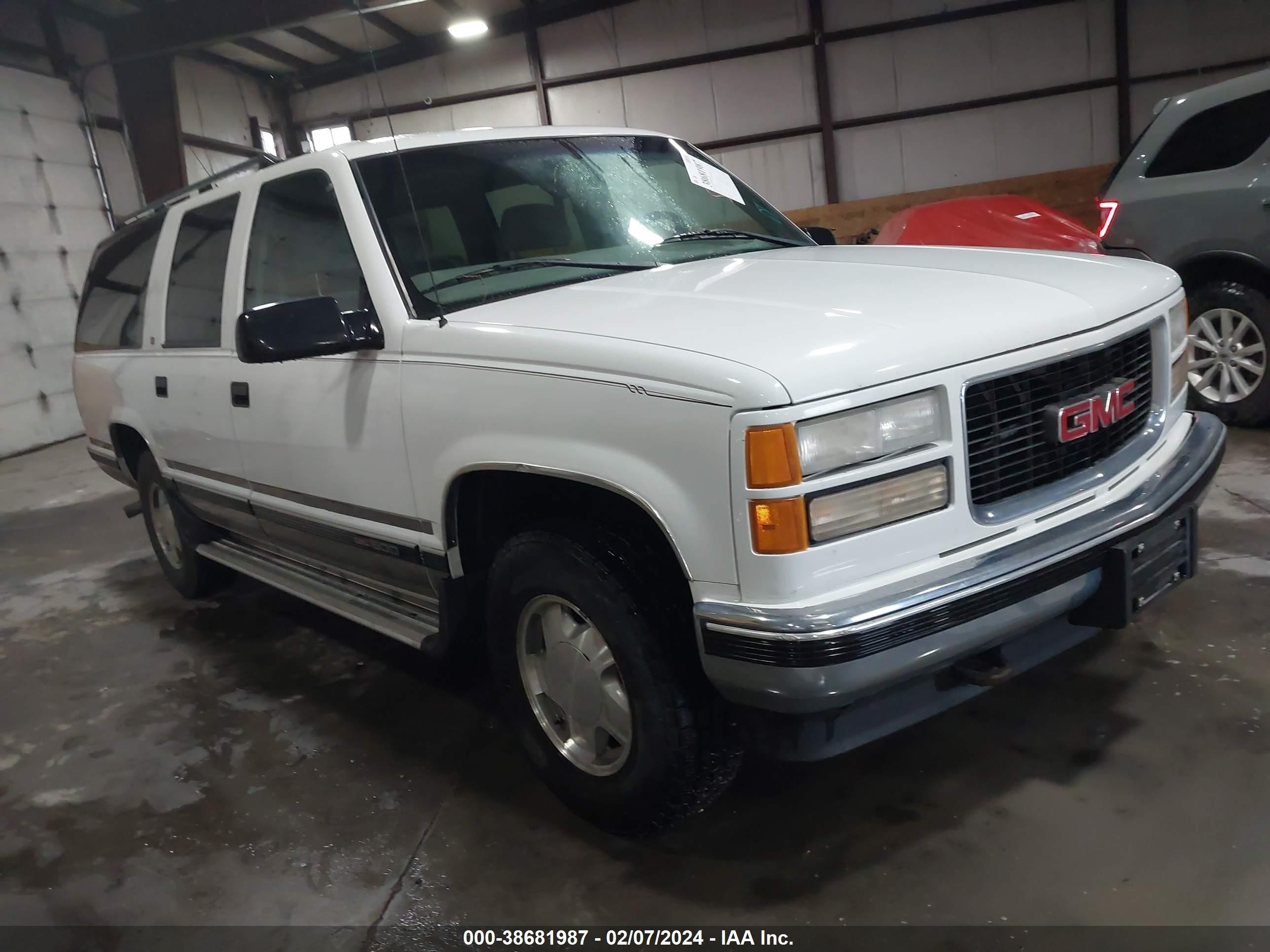 gmc suburban 1999 3gkfk16r3xg504035