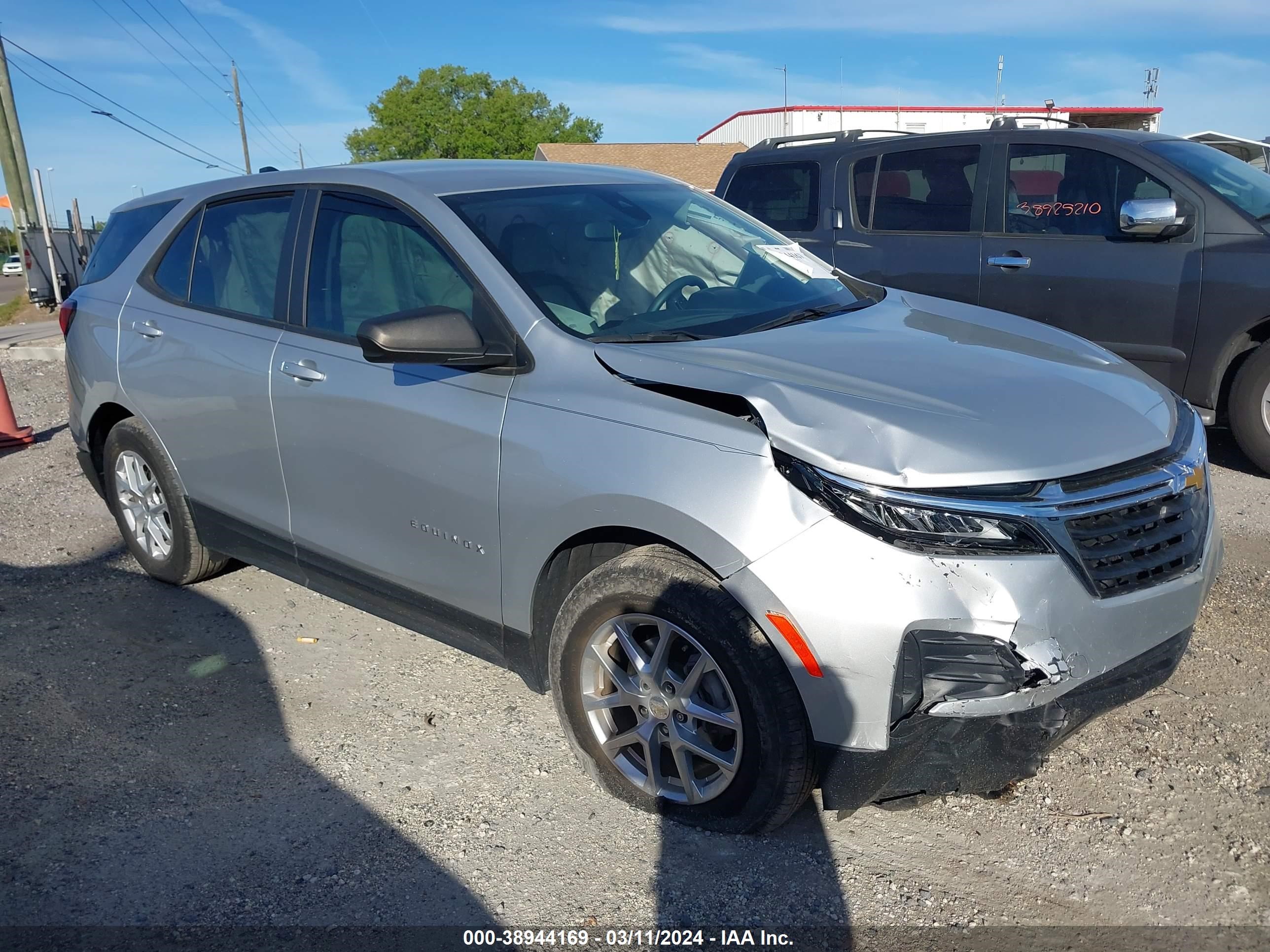 chevrolet equinox 2022 3gnaxhev5ns107605