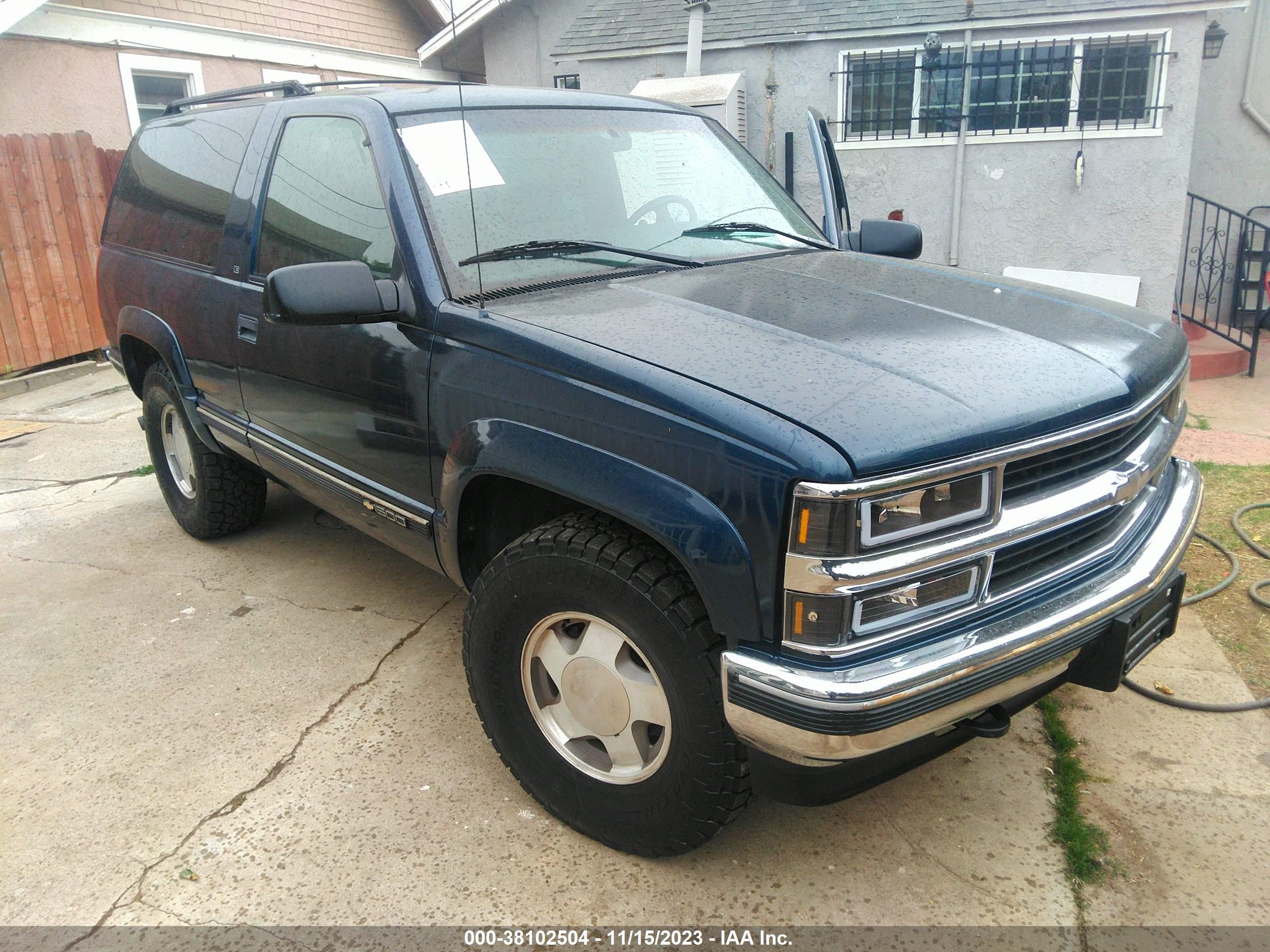 chevrolet tahoe 1996 3gnek18r8tg106745