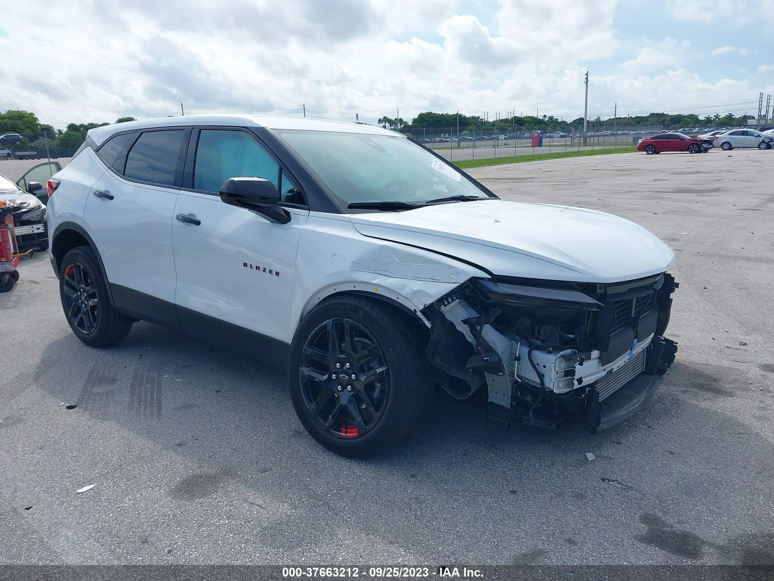 chevrolet blazer 2023 3gnkbcr40ps115279