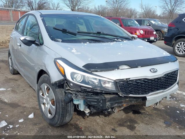 kia forte 2017 3kpfk4a70he028584