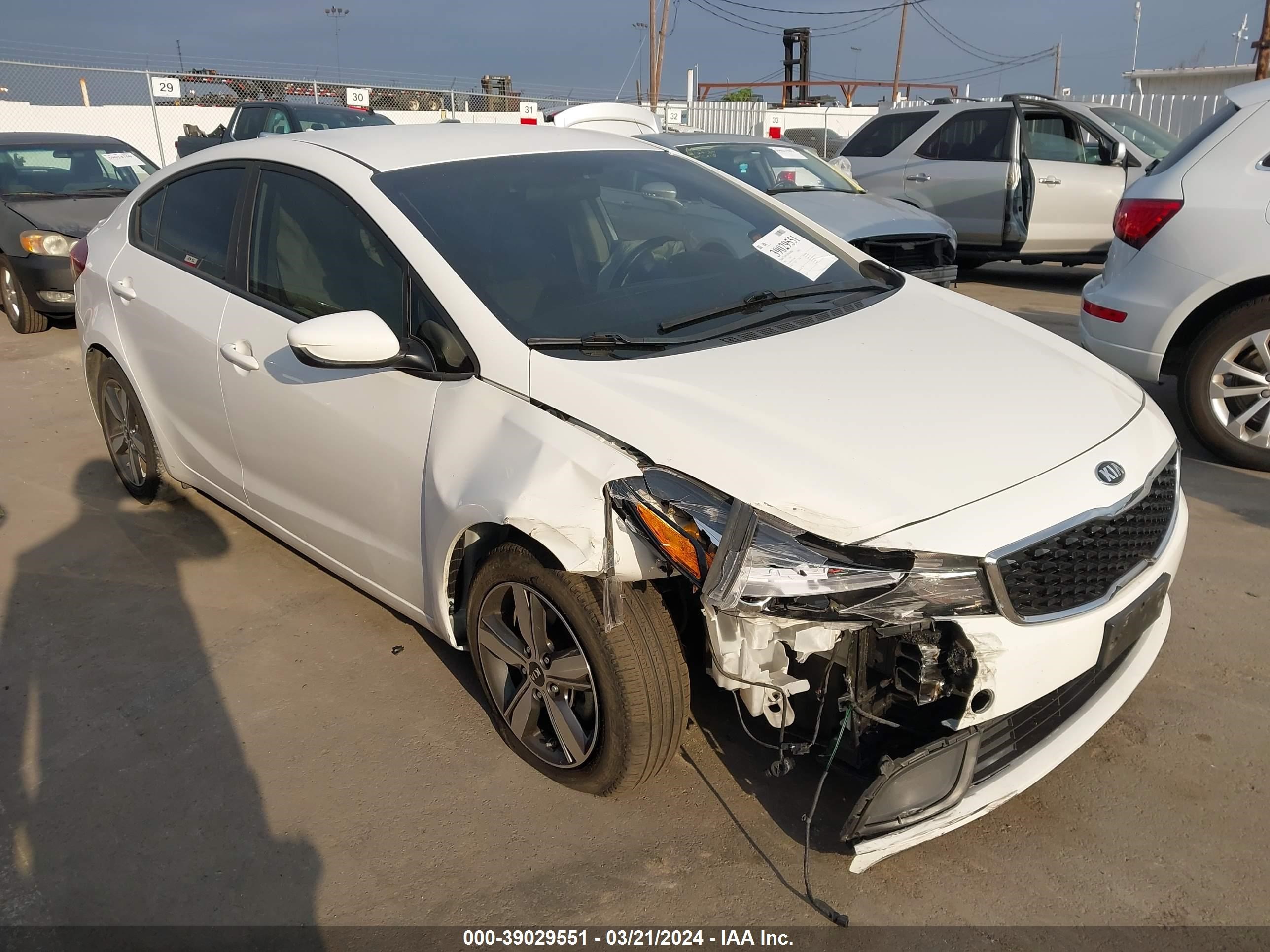 kia forte 2018 3kpfl4a72je235884