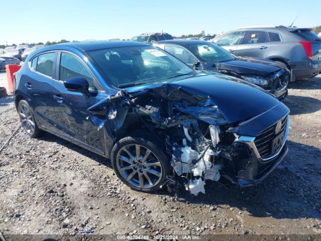 mazda mazda3 2018 3mzbn1m38jm223483