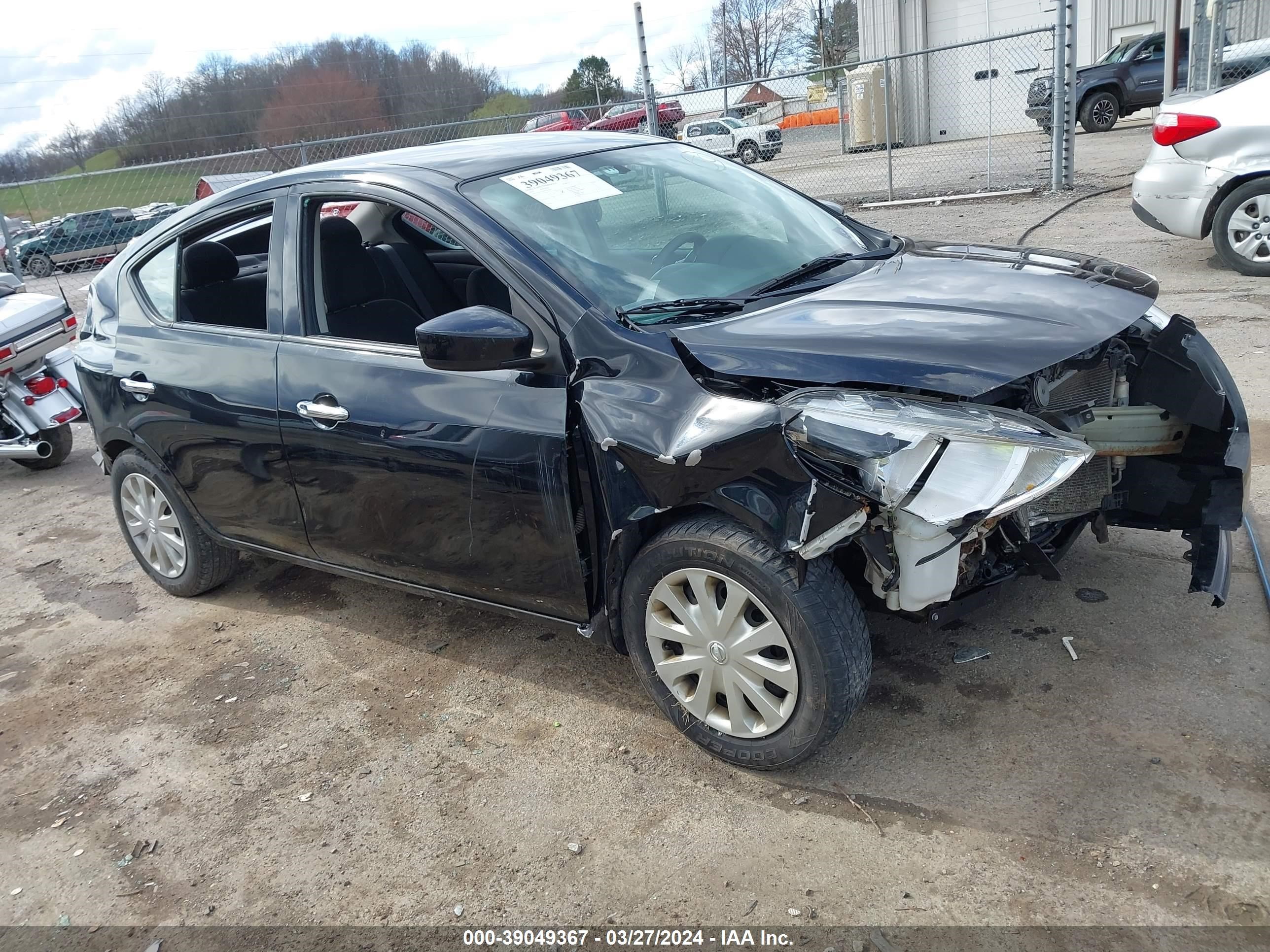 nissan versa 2018 3n1cn7ap0jl816457