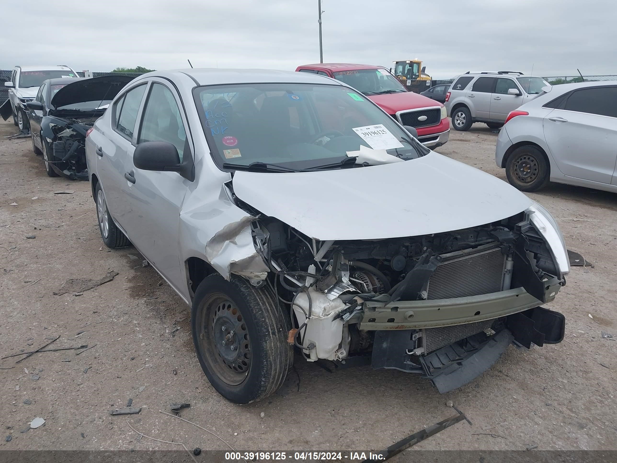 nissan versa 2015 3n1cn7ap1fl923105