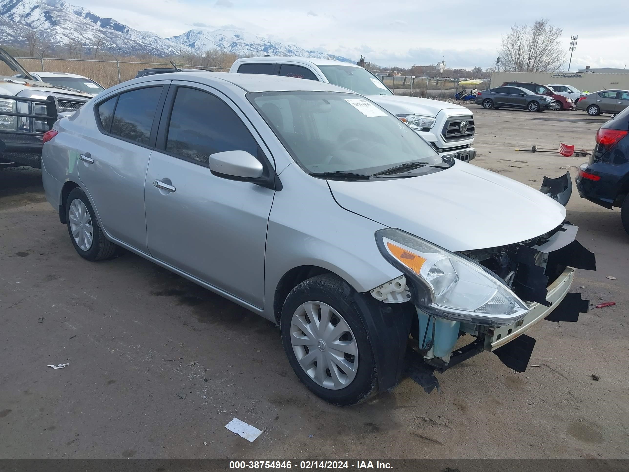 nissan versa 2016 3n1cn7ap1gl830375