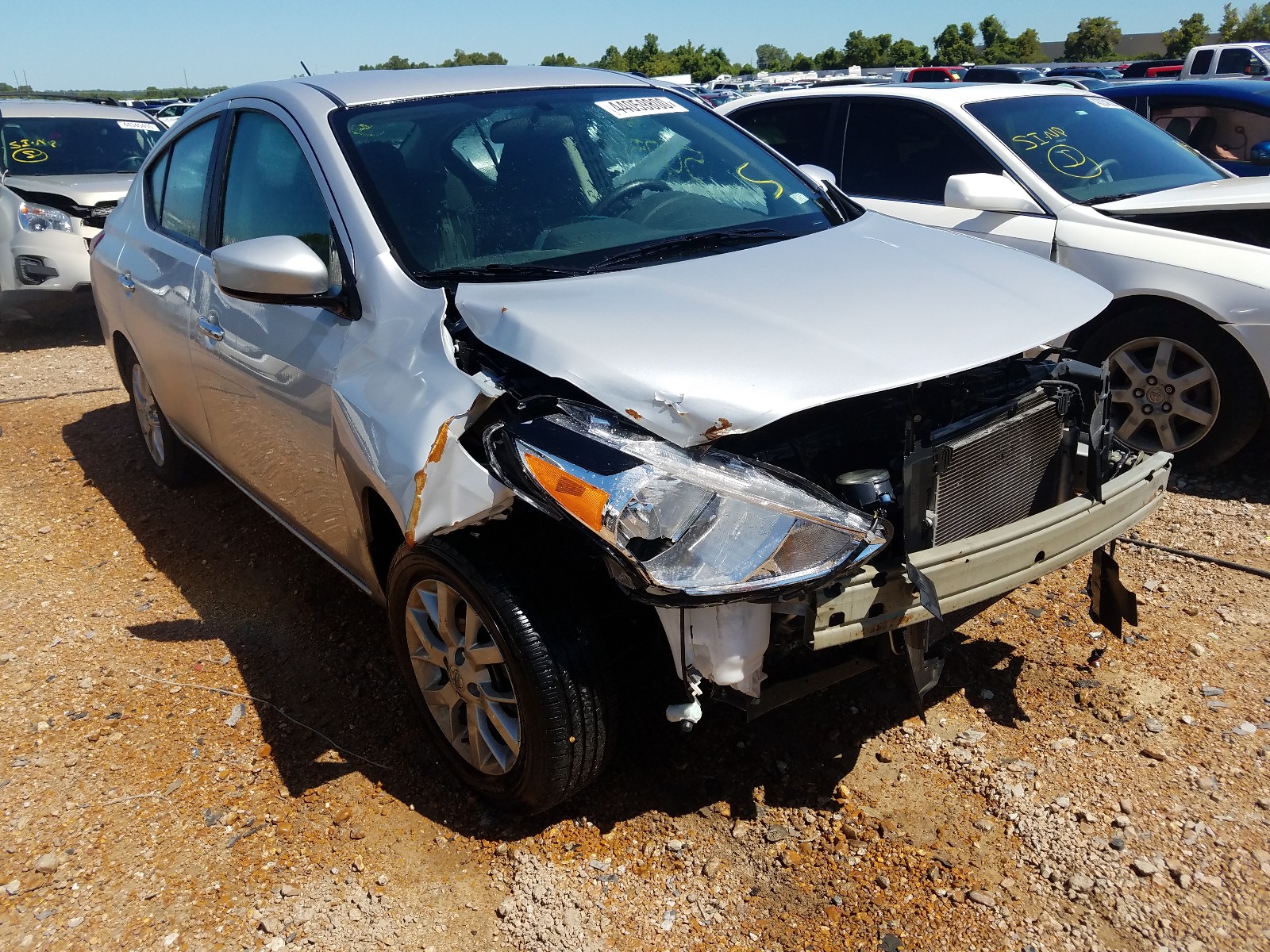 nissan versa s 2018 3n1cn7ap2jl878071