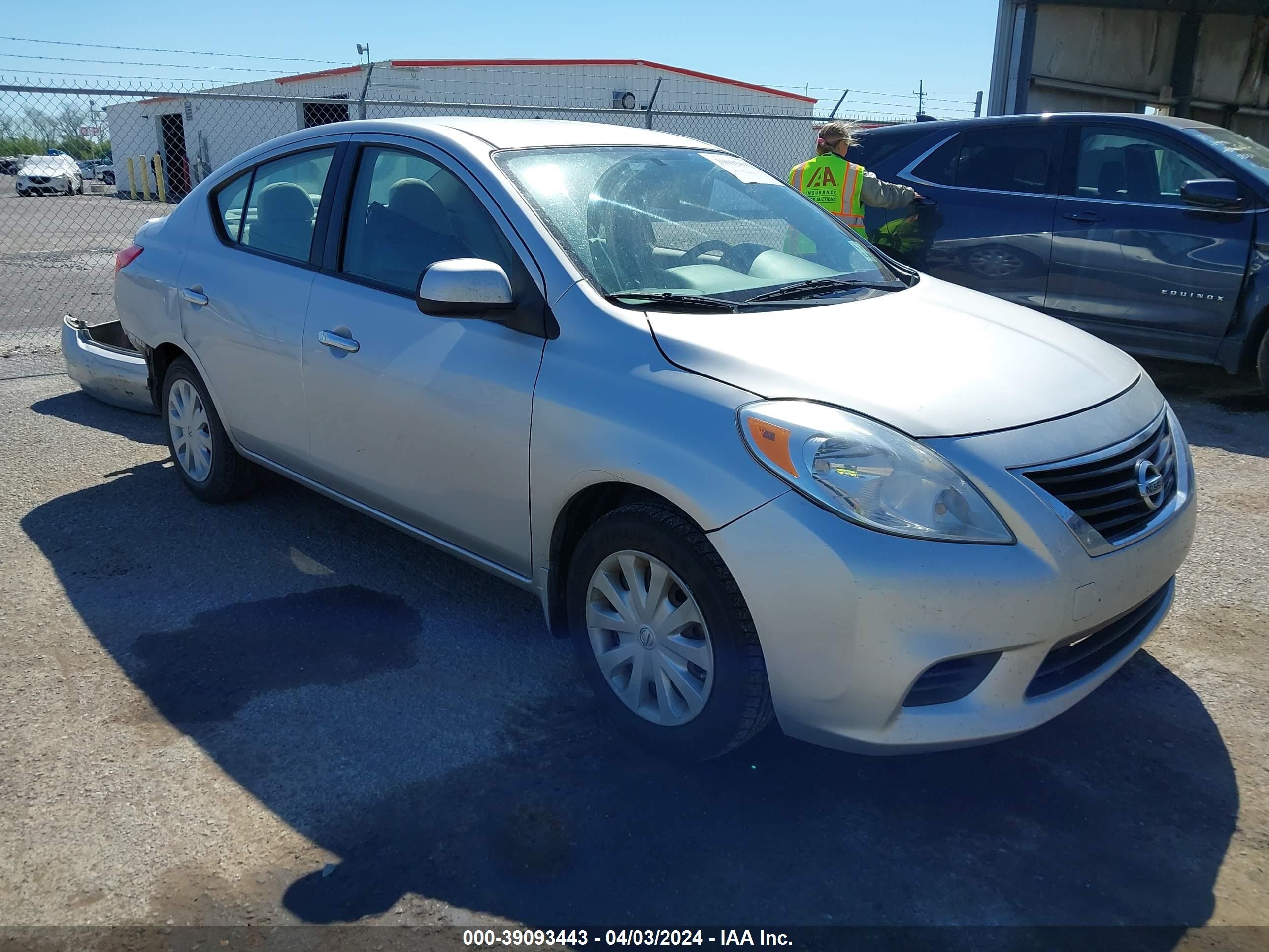 nissan versa 2012 3n1cn7ap3cl828136