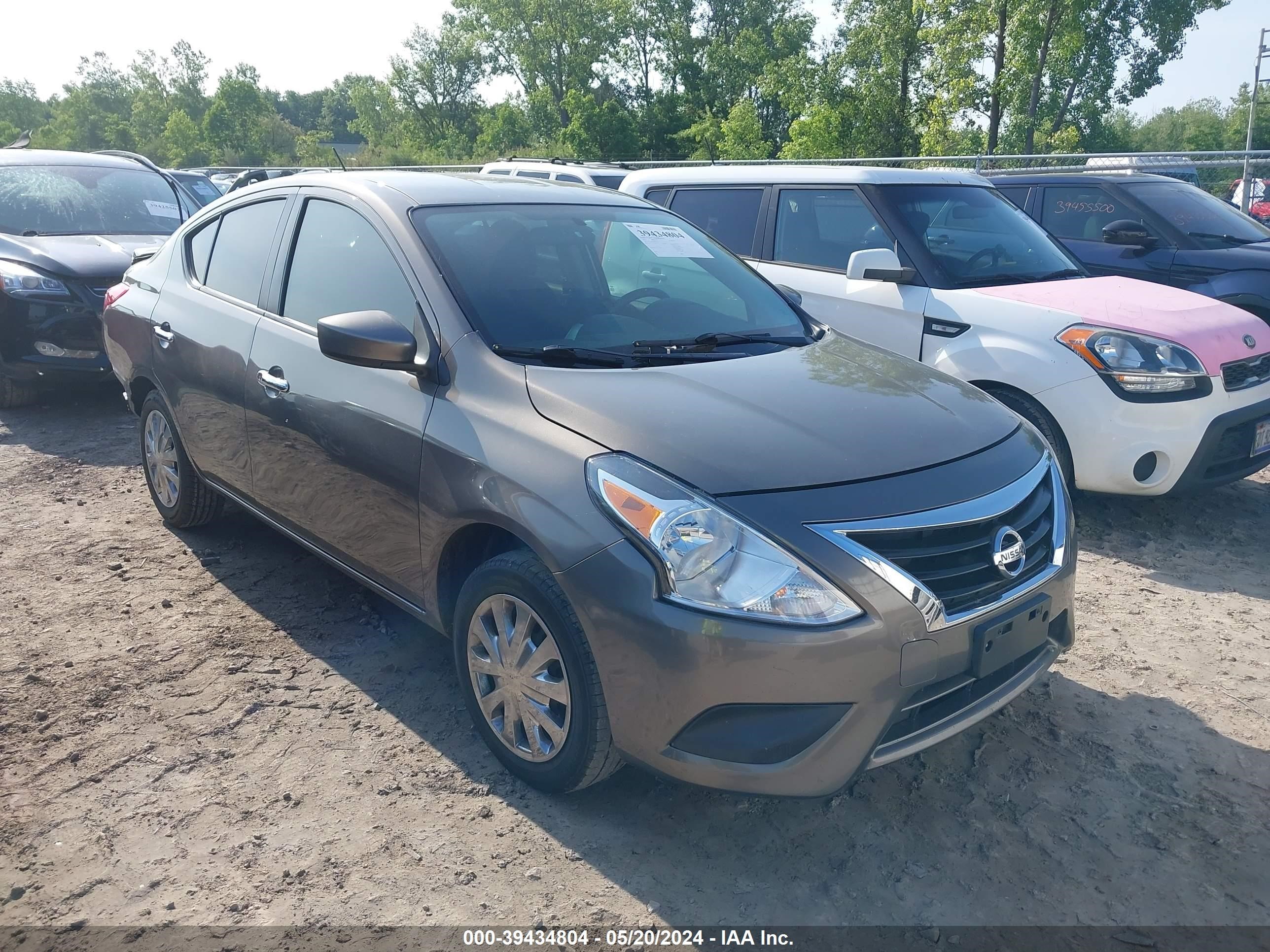 nissan versa 2017 3n1cn7ap3hk425772