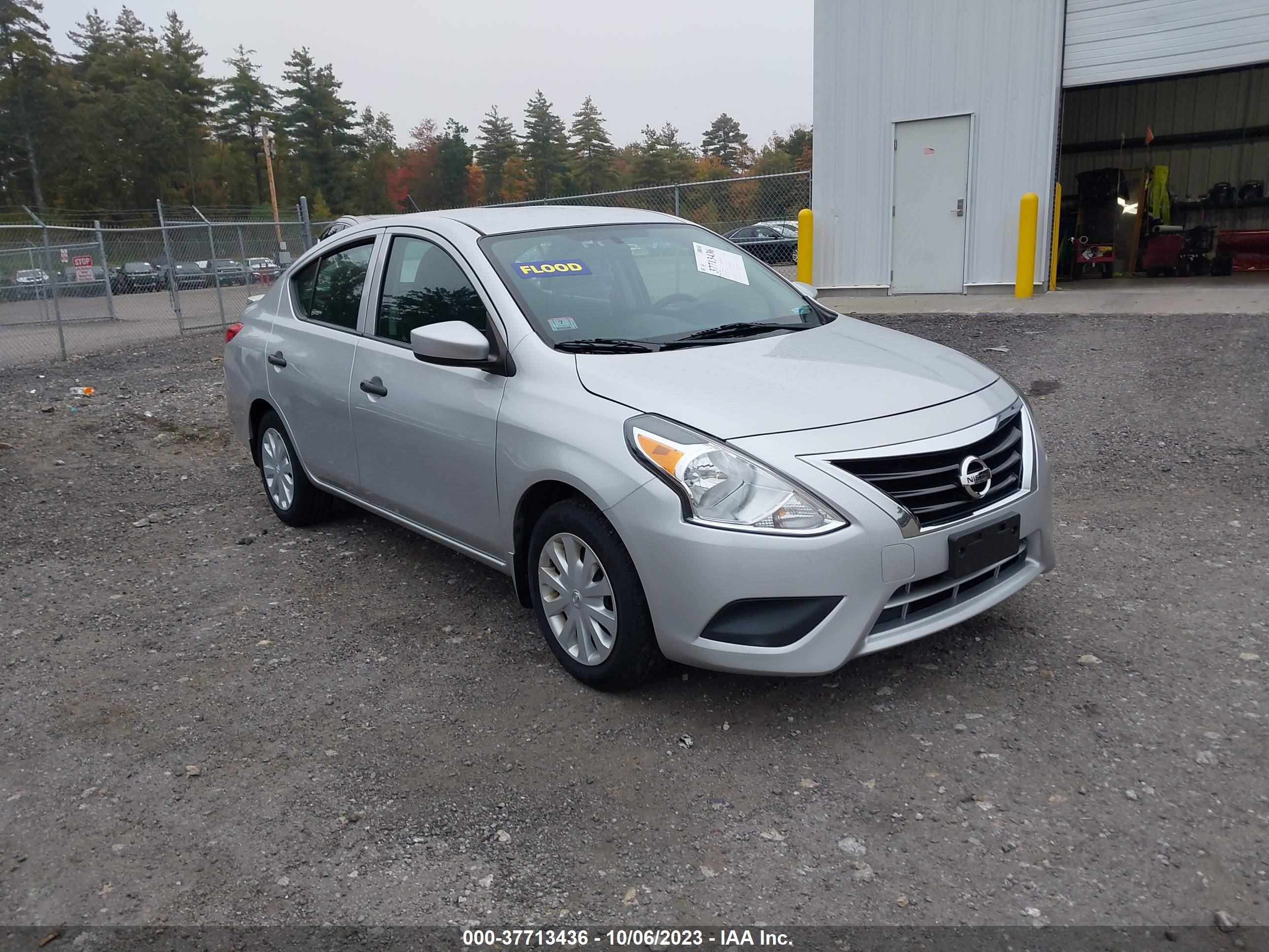 nissan versa 2018 3n1cn7ap3jl819367