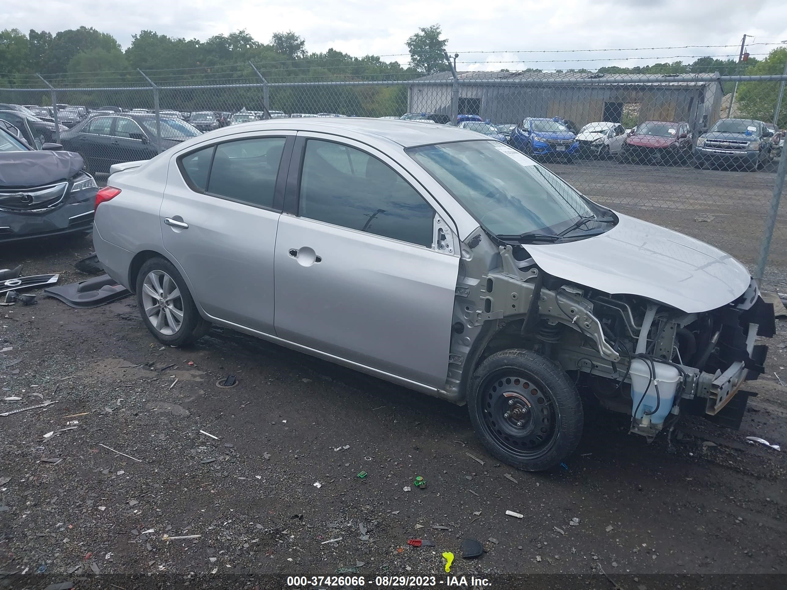 nissan versa 2014 3n1cn7ap4el854828