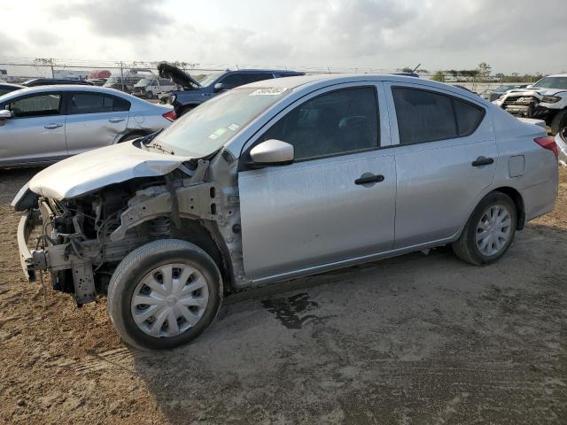 nissan versa s 2018 3n1cn7ap4jl802979