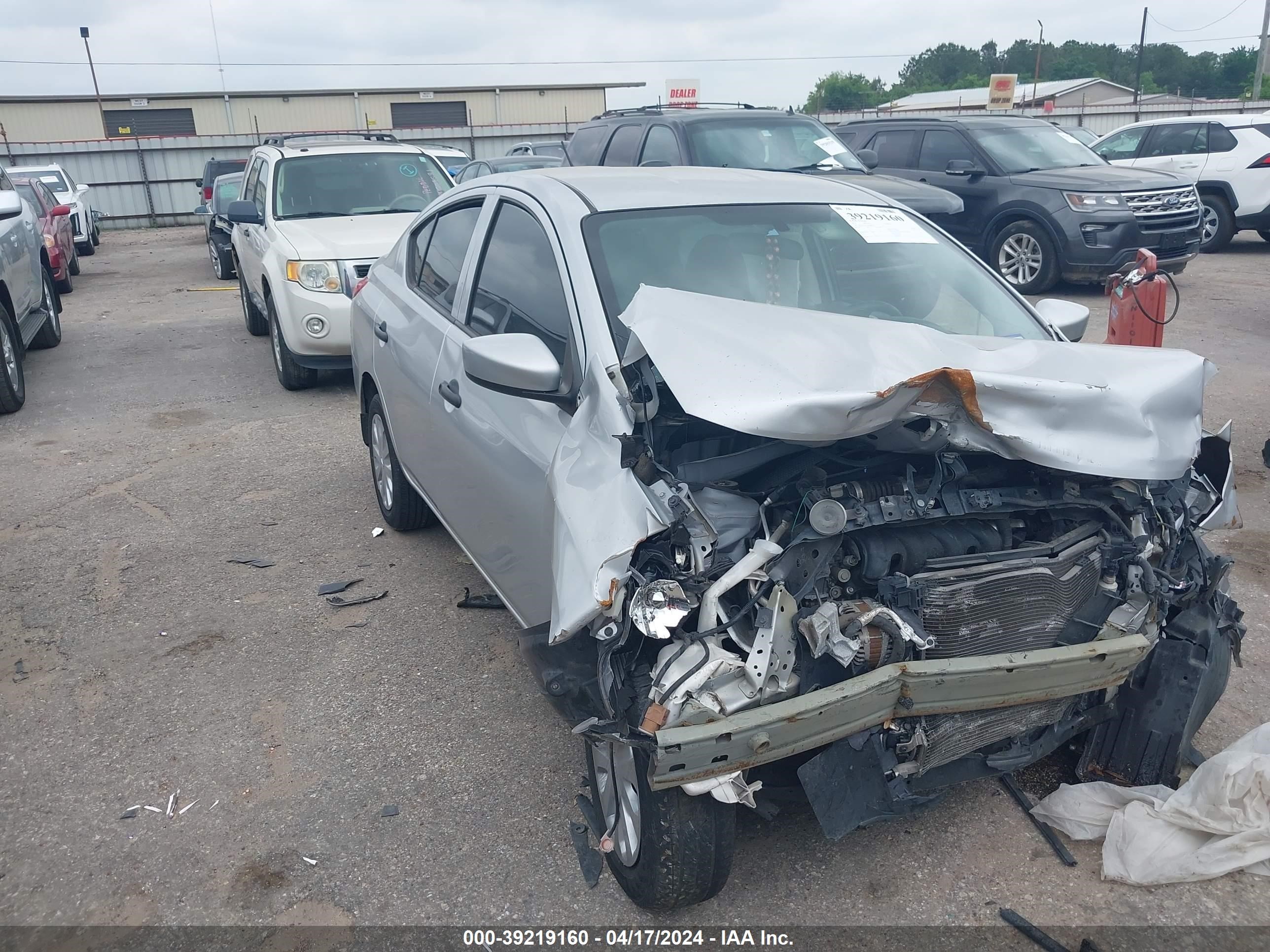 nissan versa 2017 3n1cn7ap5hl908674