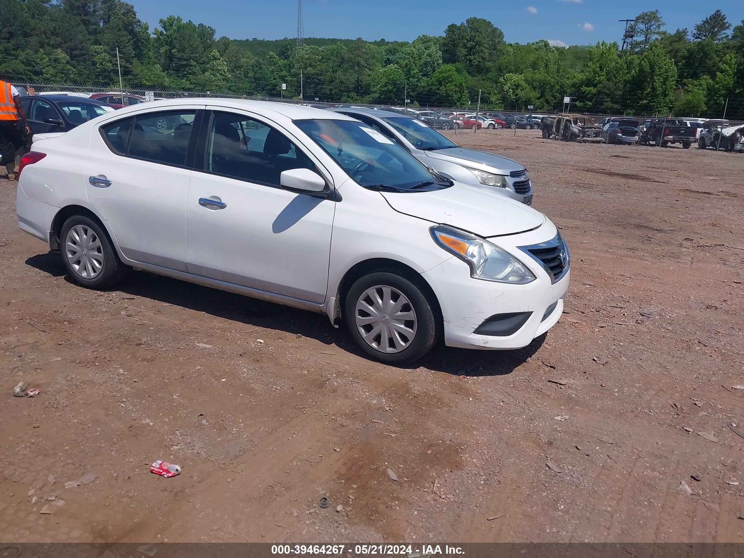 nissan versa 2015 3n1cn7ap6fl888139