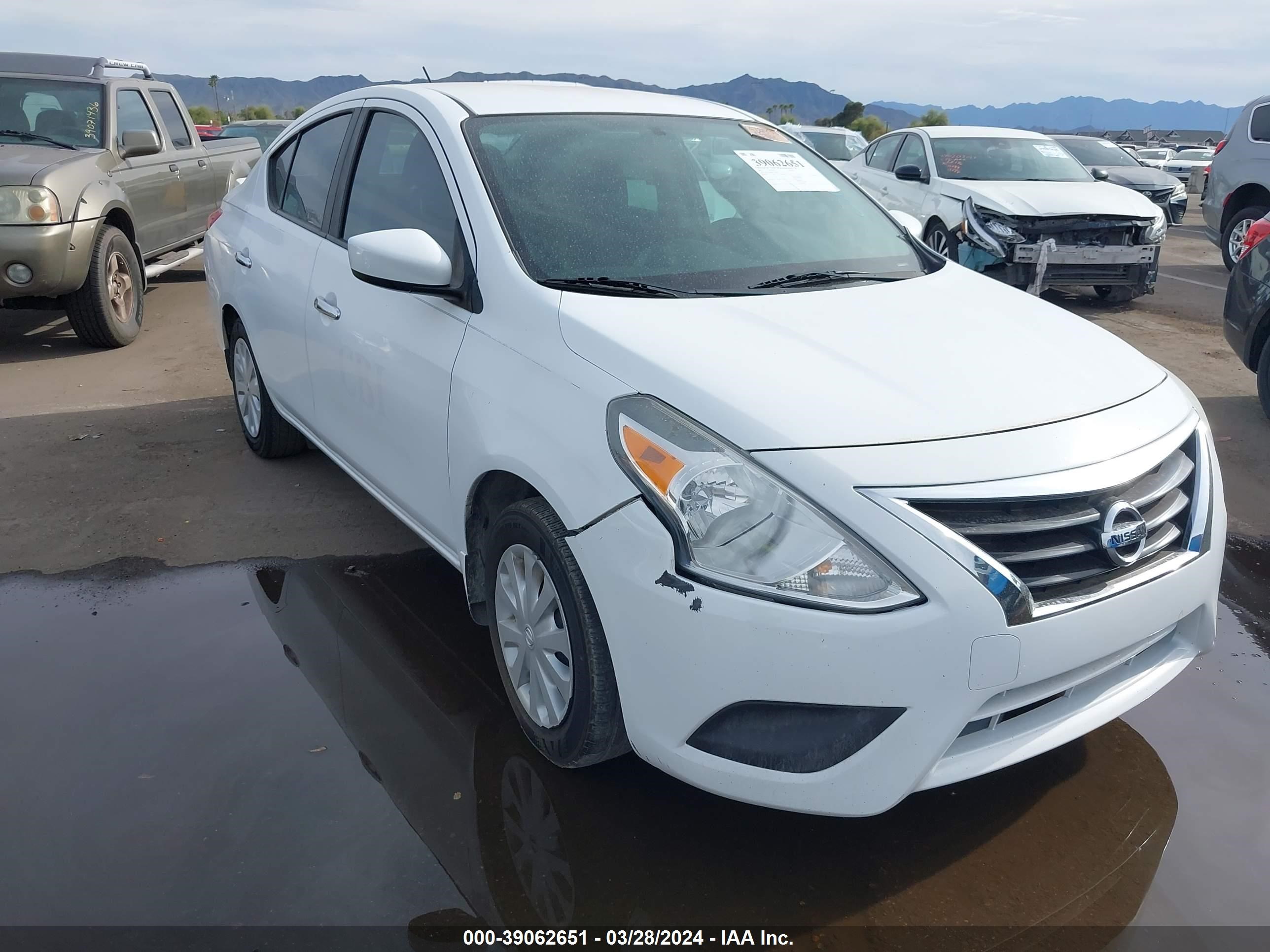 nissan versa 2015 3n1cn7ap6fl949201